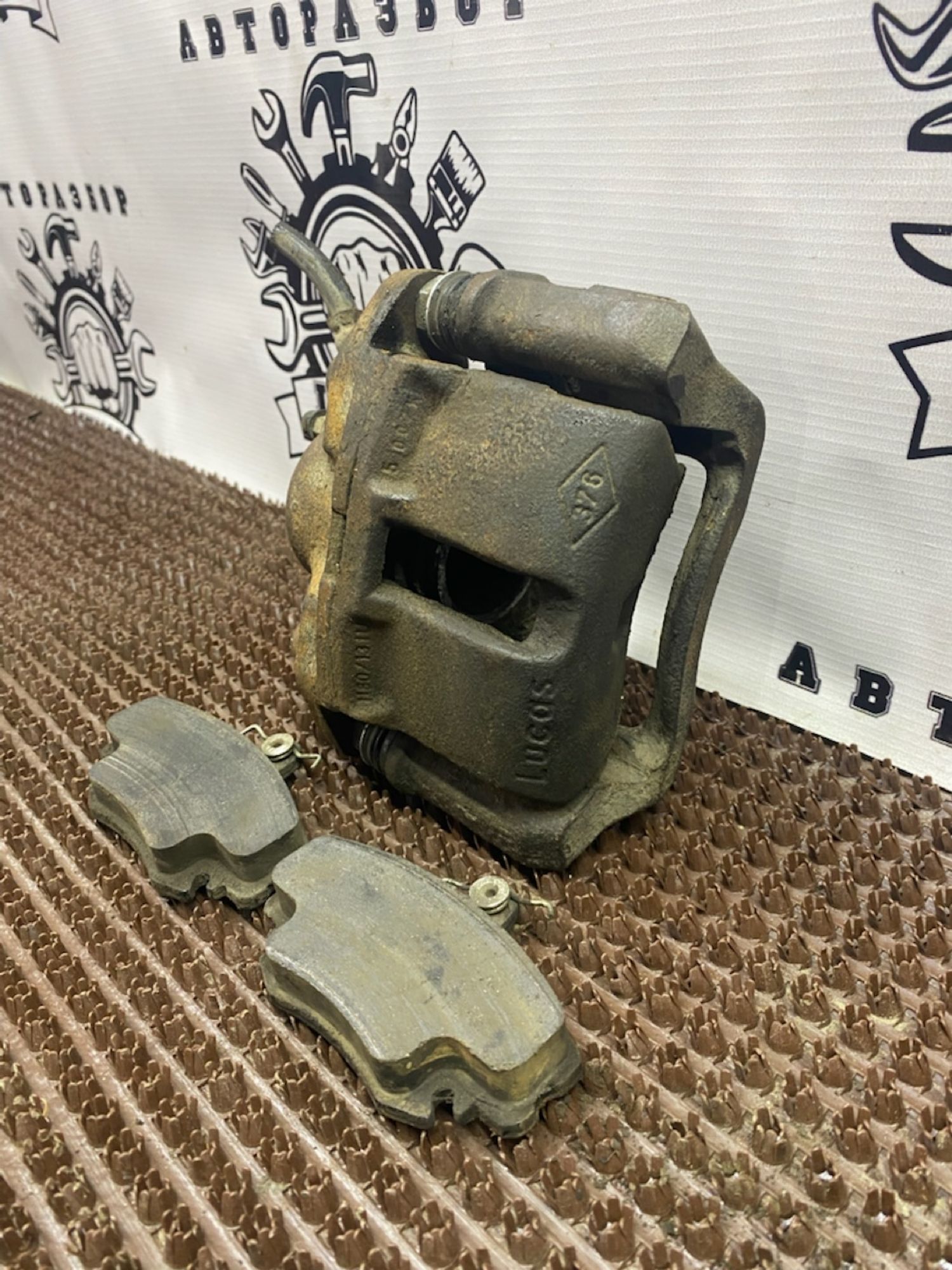https://gcs.partsauto.market/rn-stockpro.appspot.com/thmbs/userImages/cca1856e256b5441544f9aba03b424a6/part/8c9588a2-38b2-4208-abcc-9890f24949a8_1749202403861.jpg