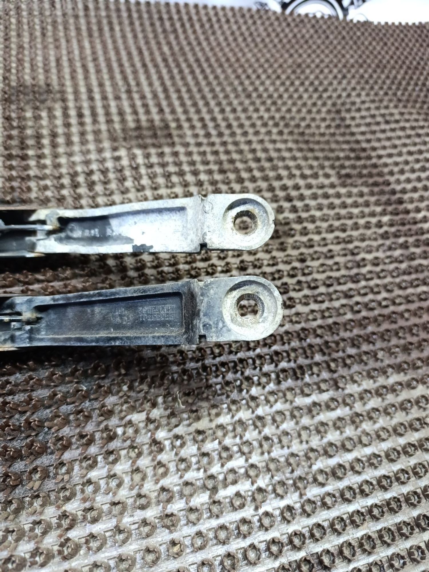 https://gcs.partsauto.market/rn-stockpro.appspot.com/thmbs/userImages/cca1856e256b5441544f9aba03b424a6/part/8cd14bc4-45d9-435b-aee8-644cd6e7f2f7_1744712923481.jpg