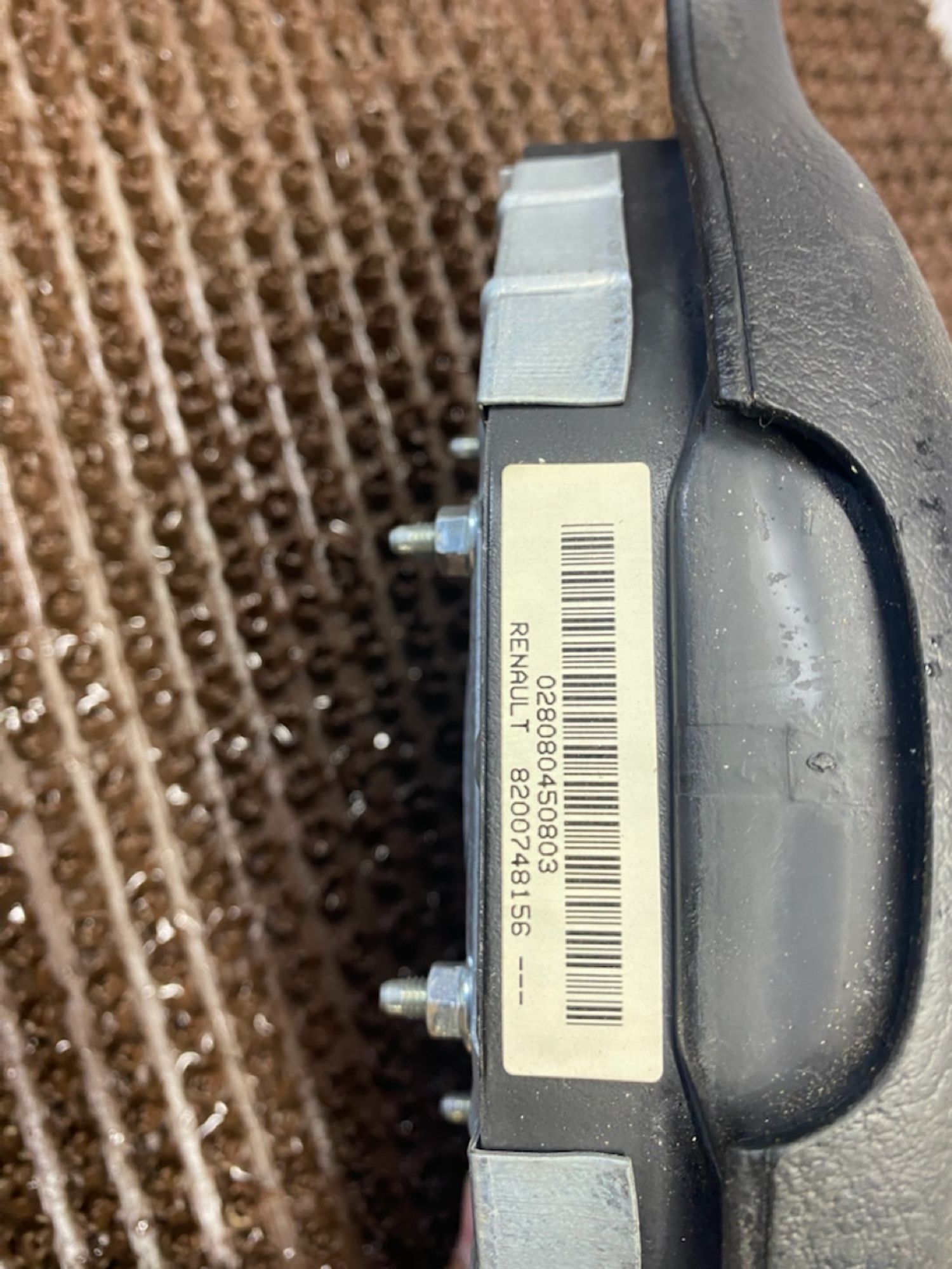 https://gcs.partsauto.market/rn-stockpro.appspot.com/thmbs/userImages/cca1856e256b5441544f9aba03b424a6/part/8e8e747f-4e06-49e9-b7e9-1dcf8a3176a4_1748976518552.jpg