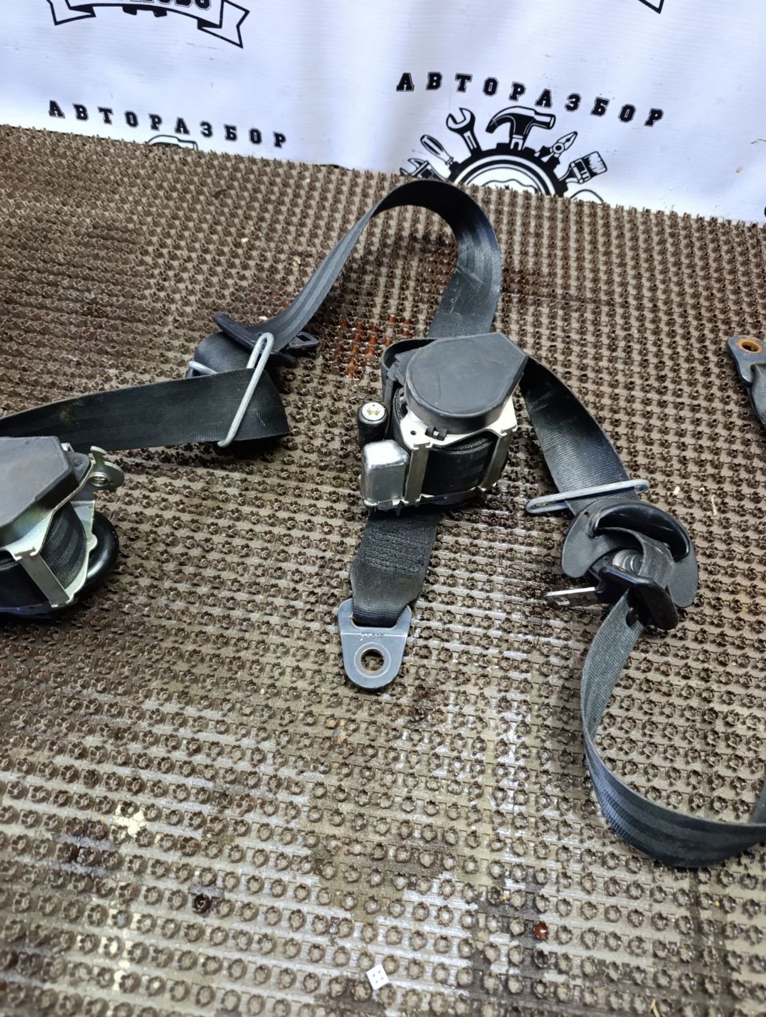https://gcs.partsauto.market/rn-stockpro.appspot.com/thmbs/userImages/cca1856e256b5441544f9aba03b424a6/part/c4b95bbc-f19a-4831-92f7-ca323743d162_1746382110807.jpg