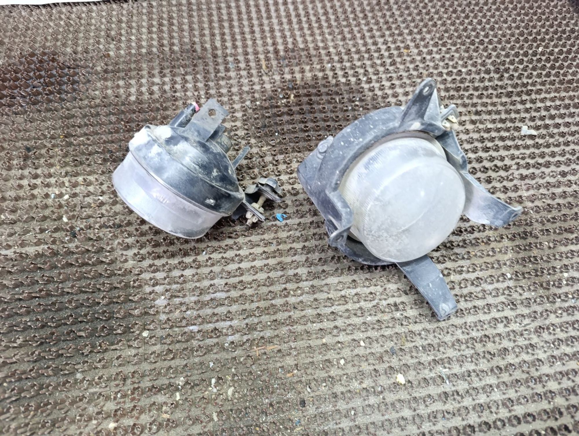 https://gcs.partsauto.market/rn-stockpro.appspot.com/thmbs/userImages/cca1856e256b5441544f9aba03b424a6/part/e7b5ae03-4ba8-47d9-be95-a5f0883338ab_1748359466068.jpg