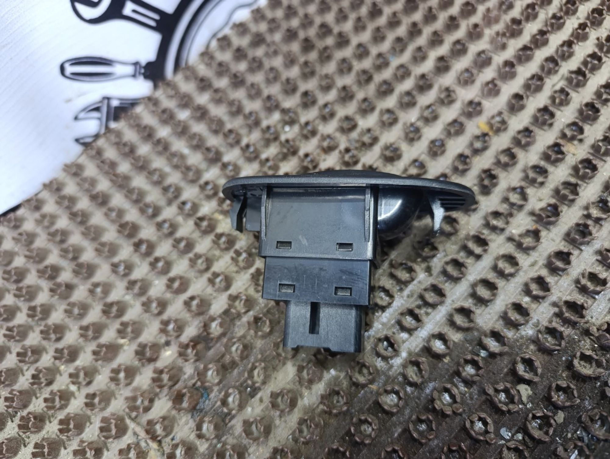 https://gcs.partsauto.market/rn-stockpro.appspot.com/thmbs/userImages/cca1856e256b5441544f9aba03b424a6/part/ed27aba5-27a8-4209-8d3a-7ec0f7d0c674_1748365313809.jpg