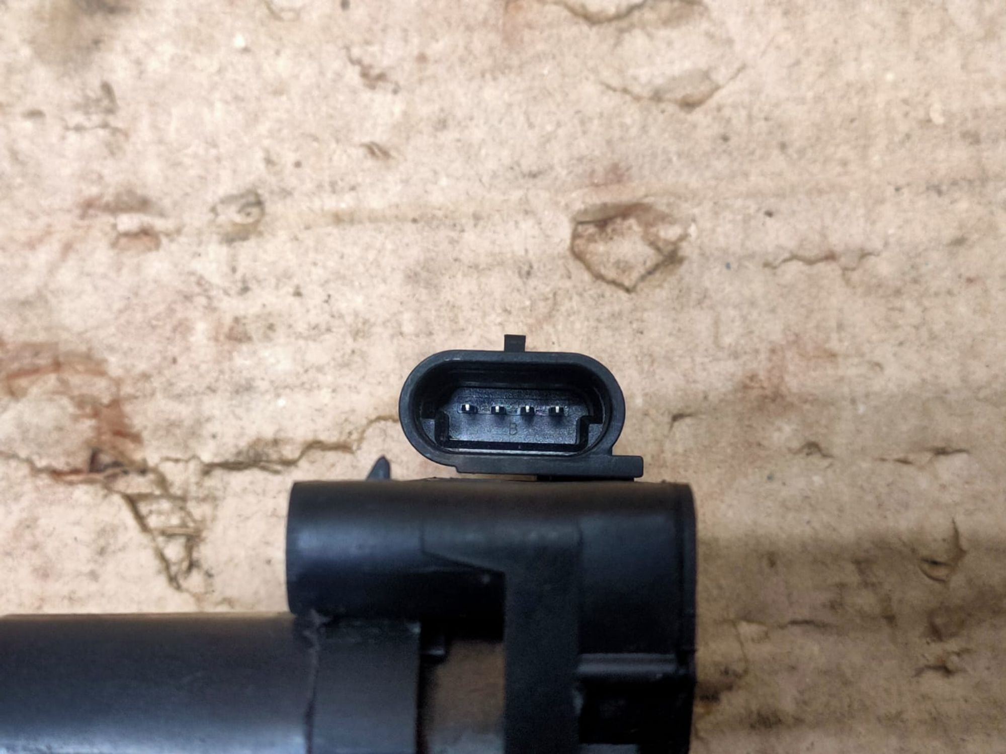 https://gcs.partsauto.market/rn-stockpro.appspot.com/thmbs/userImages/d89d66a30f14dbad161fb7a986aa0fe5/part/054a9537-3a5e-49b6-8041-ef14698dfa6c_1749641575179.jpg