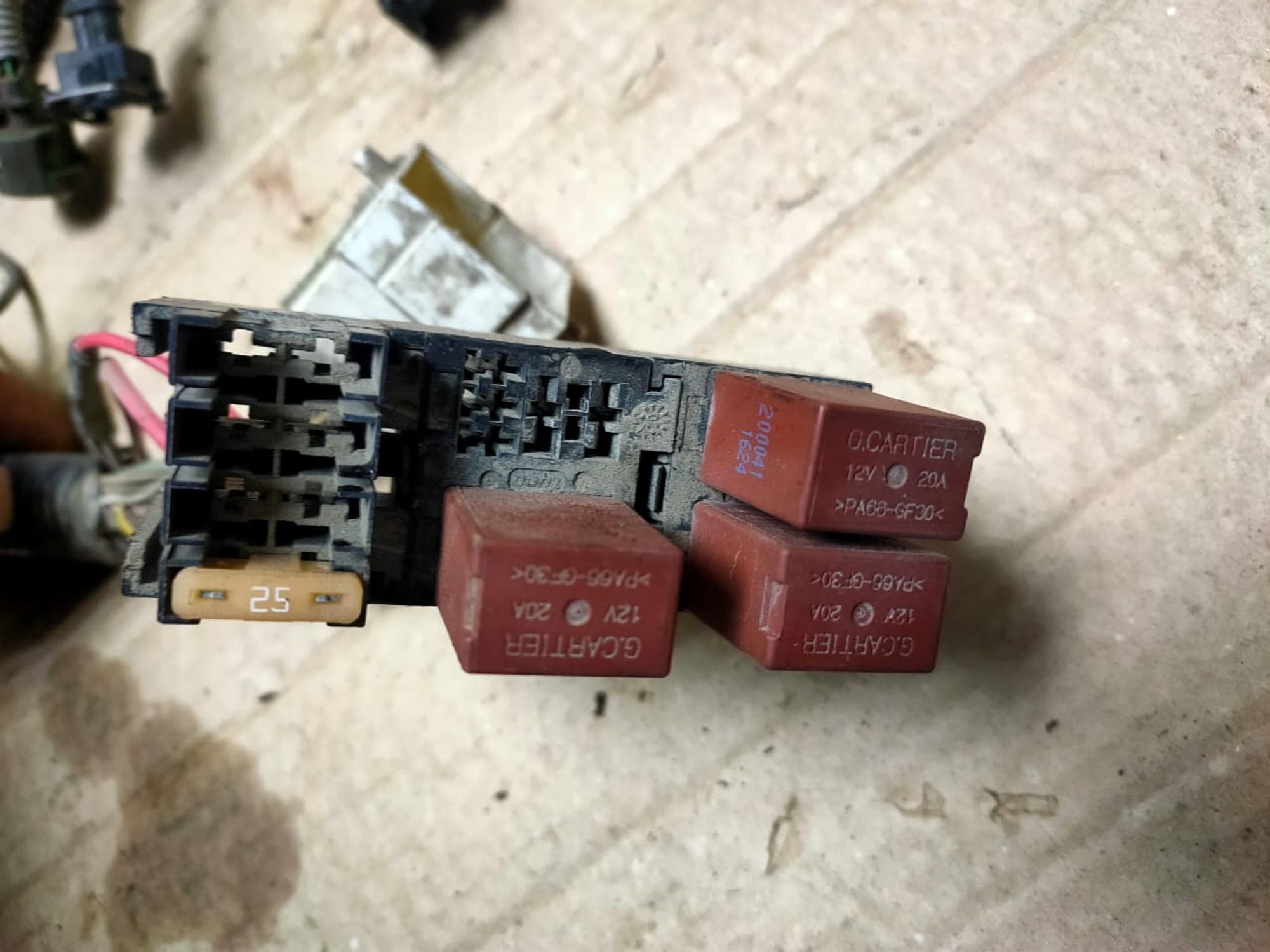 https://gcs.partsauto.market/rn-stockpro.appspot.com/thmbs/userImages/d89d66a30f14dbad161fb7a986aa0fe5/part/0649de33-8917-447a-a813-486592ad231e_1748944468226.jpg