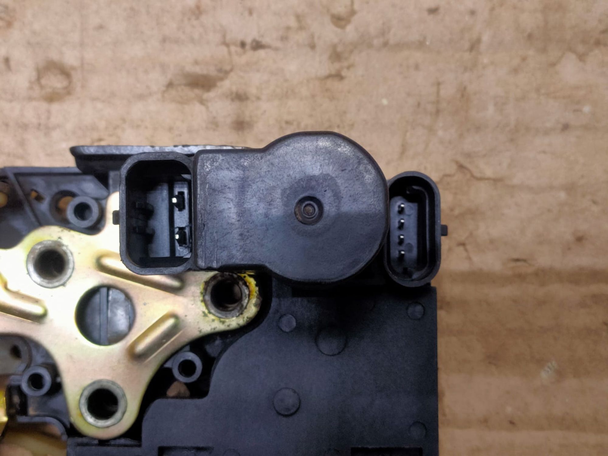 https://gcs.partsauto.market/rn-stockpro.appspot.com/thmbs/userImages/d89d66a30f14dbad161fb7a986aa0fe5/part/0b394a5c-1941-4854-9026-9f9b58eeb32e_1749641851616.jpg