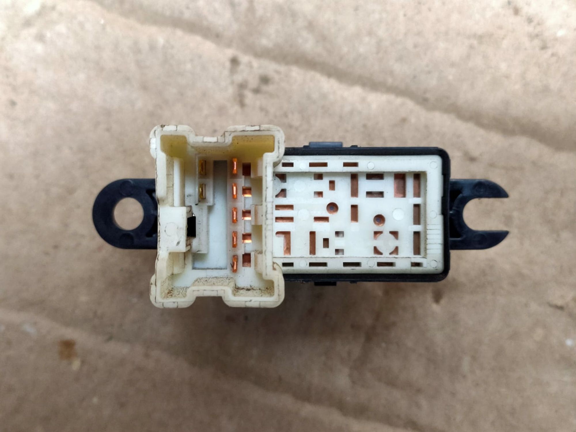 https://gcs.partsauto.market/rn-stockpro.appspot.com/thmbs/userImages/d89d66a30f14dbad161fb7a986aa0fe5/part/1527a798-338c-447a-8057-99af3de9b48c_1748241151041.jpg