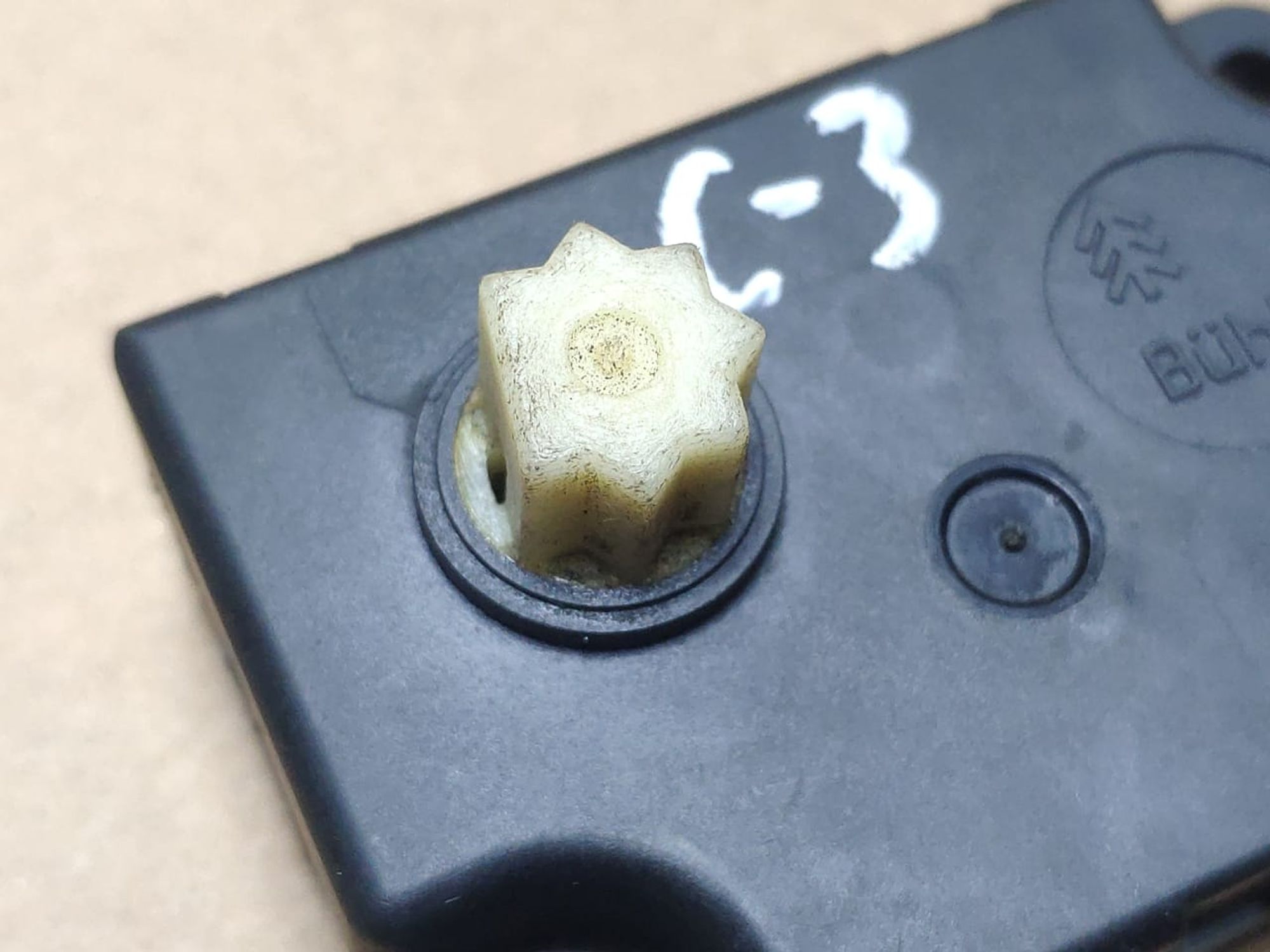 https://gcs.partsauto.market/rn-stockpro.appspot.com/thmbs/userImages/d89d66a30f14dbad161fb7a986aa0fe5/part/18e78a58-2b48-4549-8cbb-370224019f3b_1736063080947.jpg