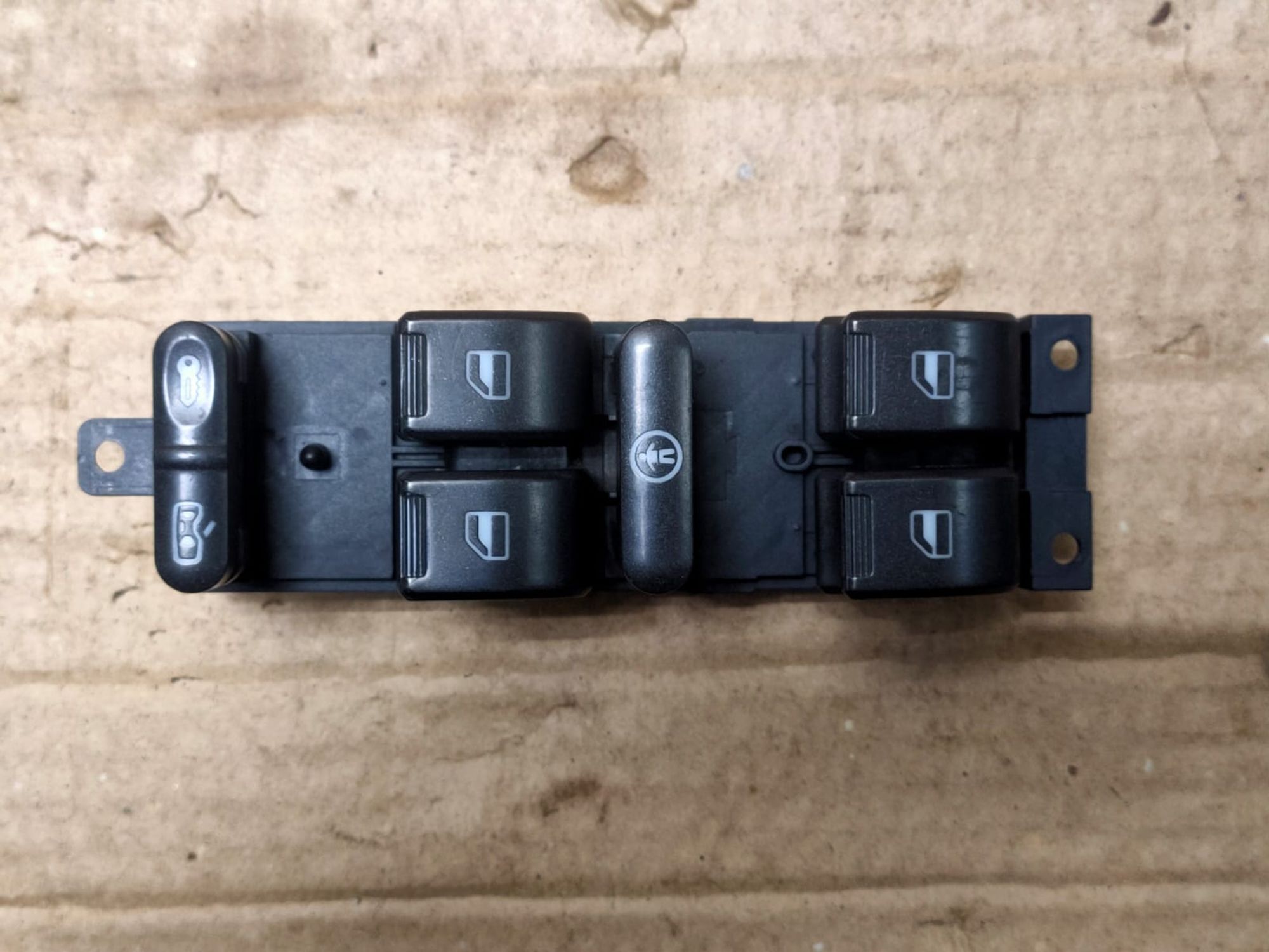 https://gcs.partsauto.market/rn-stockpro.appspot.com/thmbs/userImages/d89d66a30f14dbad161fb7a986aa0fe5/part/1db52c4f-e38c-4d6d-8244-88f581ce15e2_1750398128013.jpg