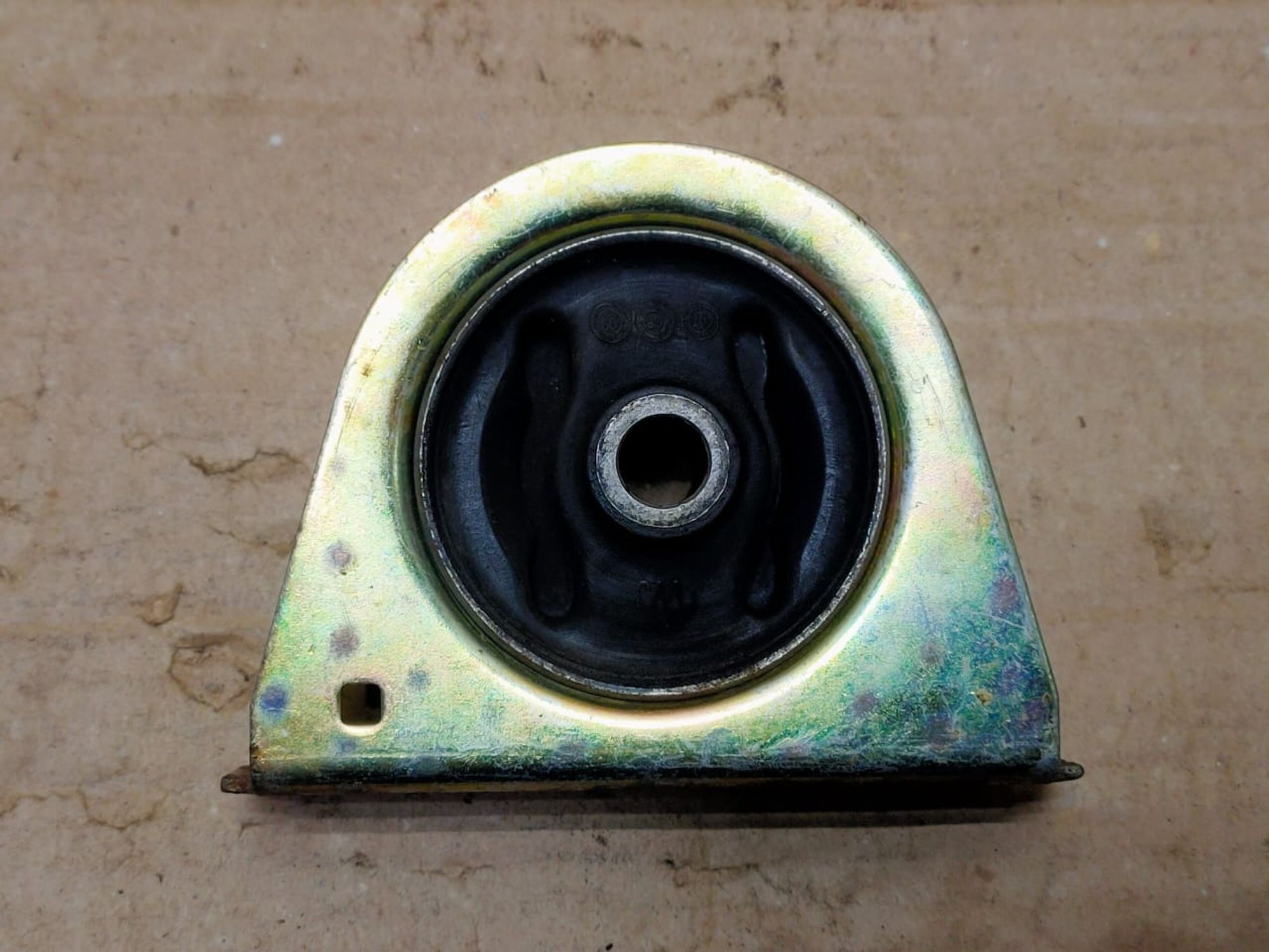 https://gcs.partsauto.market/rn-stockpro.appspot.com/thmbs/userImages/d89d66a30f14dbad161fb7a986aa0fe5/part/20f6e332-cdcf-4942-b222-85faf0f4b566_1749632107254.jpg