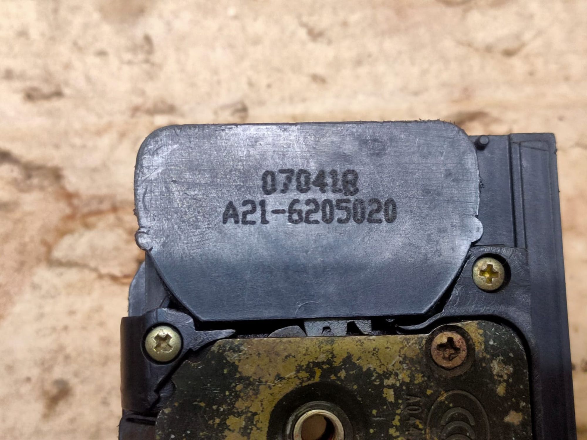 https://gcs.partsauto.market/rn-stockpro.appspot.com/thmbs/userImages/d89d66a30f14dbad161fb7a986aa0fe5/part/248d1e77-6f25-40a1-a471-0d6fb3aa5b10_1749641740938.jpg