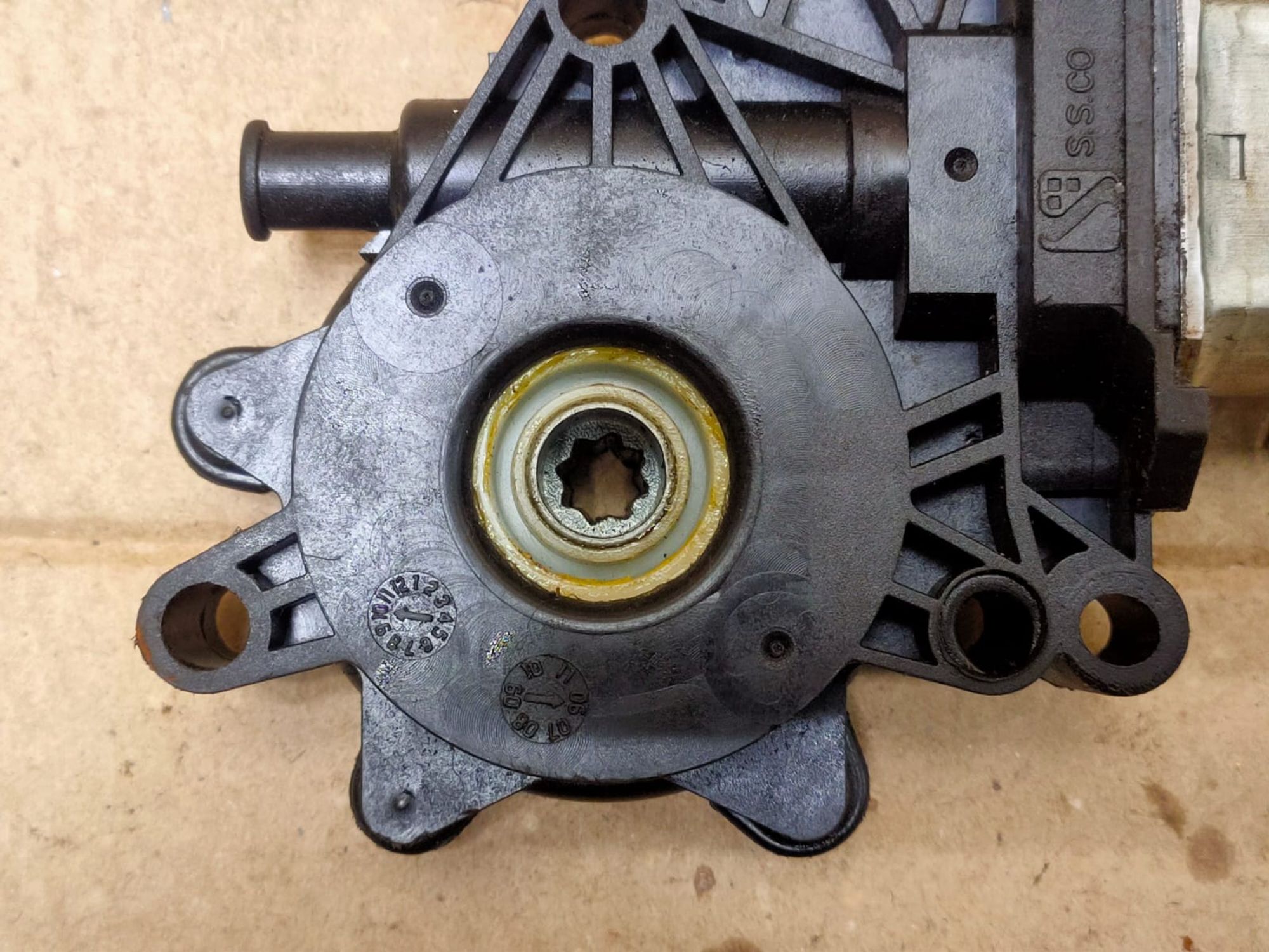 https://gcs.partsauto.market/rn-stockpro.appspot.com/thmbs/userImages/d89d66a30f14dbad161fb7a986aa0fe5/part/24f13ab4-052b-4ebb-9615-e5cb363f51d1_1748935981004.jpg
