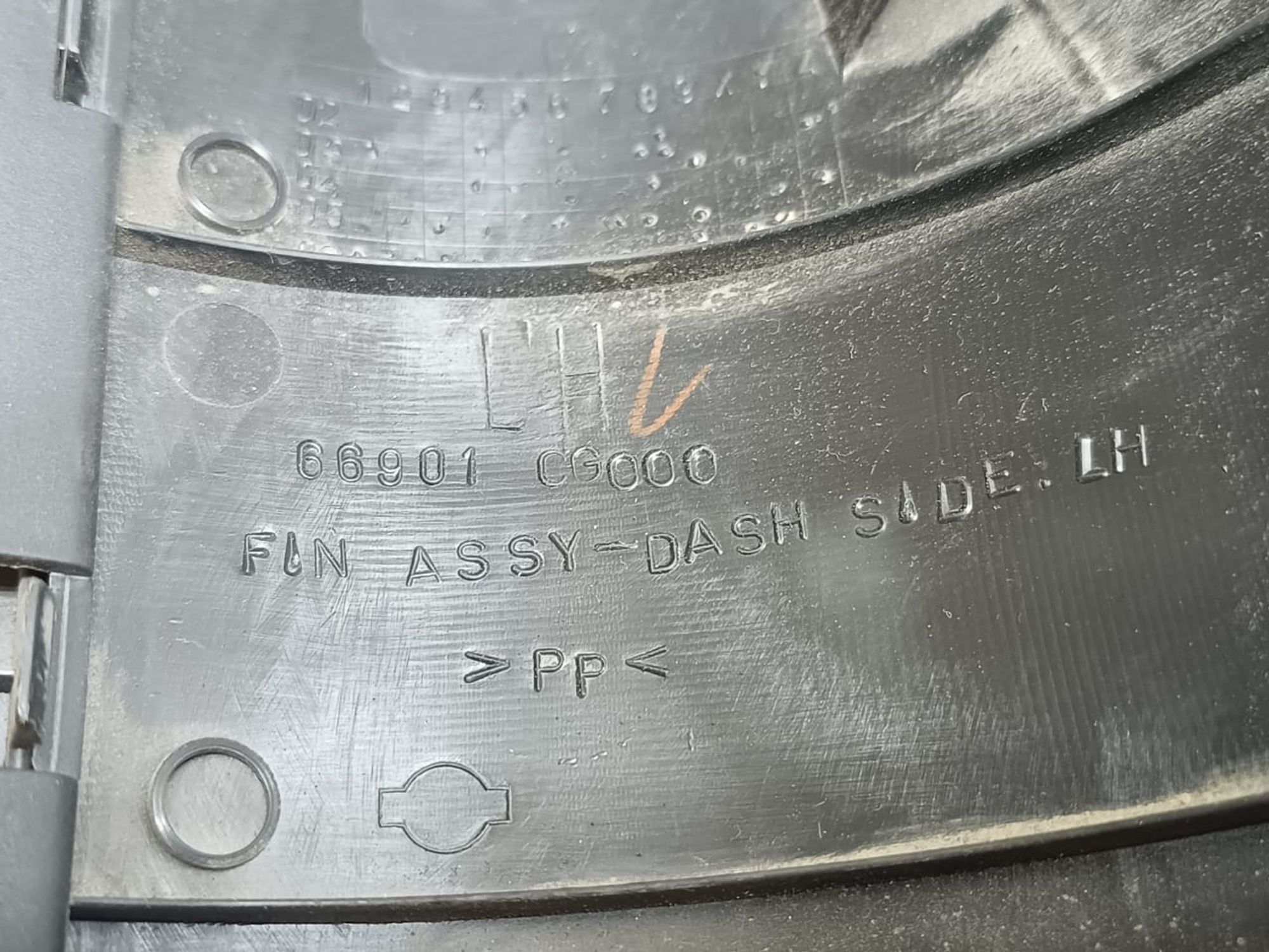 https://gcs.partsauto.market/rn-stockpro.appspot.com/thmbs/userImages/d89d66a30f14dbad161fb7a986aa0fe5/part/2669e0e9-4eeb-4e41-a8c2-d6ed2b47a8f0_1740748993562.jpg