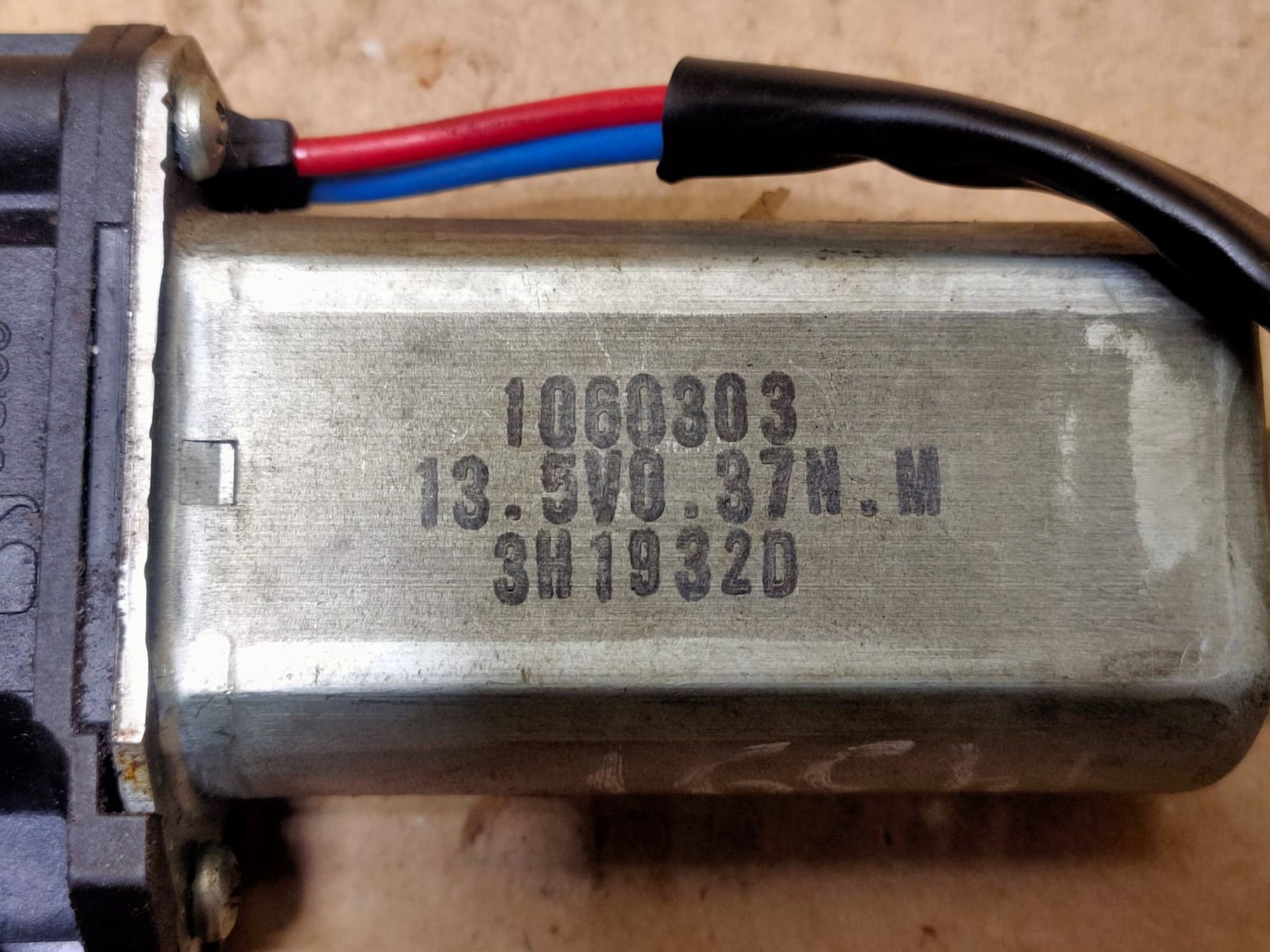 https://gcs.partsauto.market/rn-stockpro.appspot.com/thmbs/userImages/d89d66a30f14dbad161fb7a986aa0fe5/part/2a01debc-633e-44fe-8b65-b1a88bbb8f2e_1748935981082.jpg
