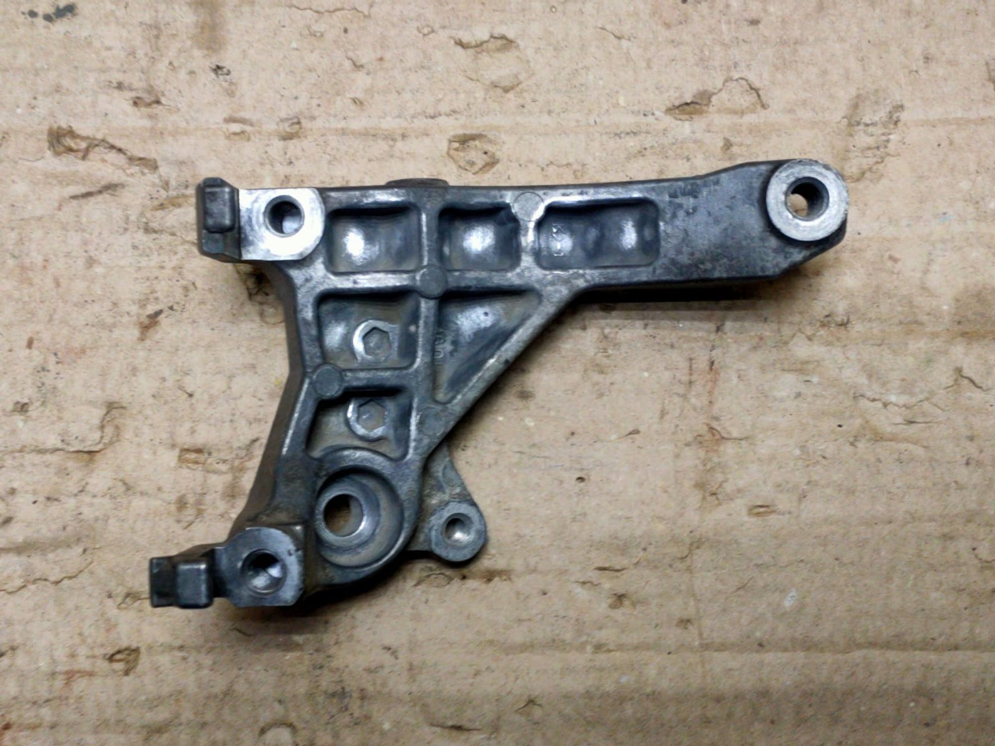 https://gcs.partsauto.market/rn-stockpro.appspot.com/thmbs/userImages/d89d66a30f14dbad161fb7a986aa0fe5/part/33034c0e-45f4-4b8f-ac74-f0449863b63d_1749206584446.jpg