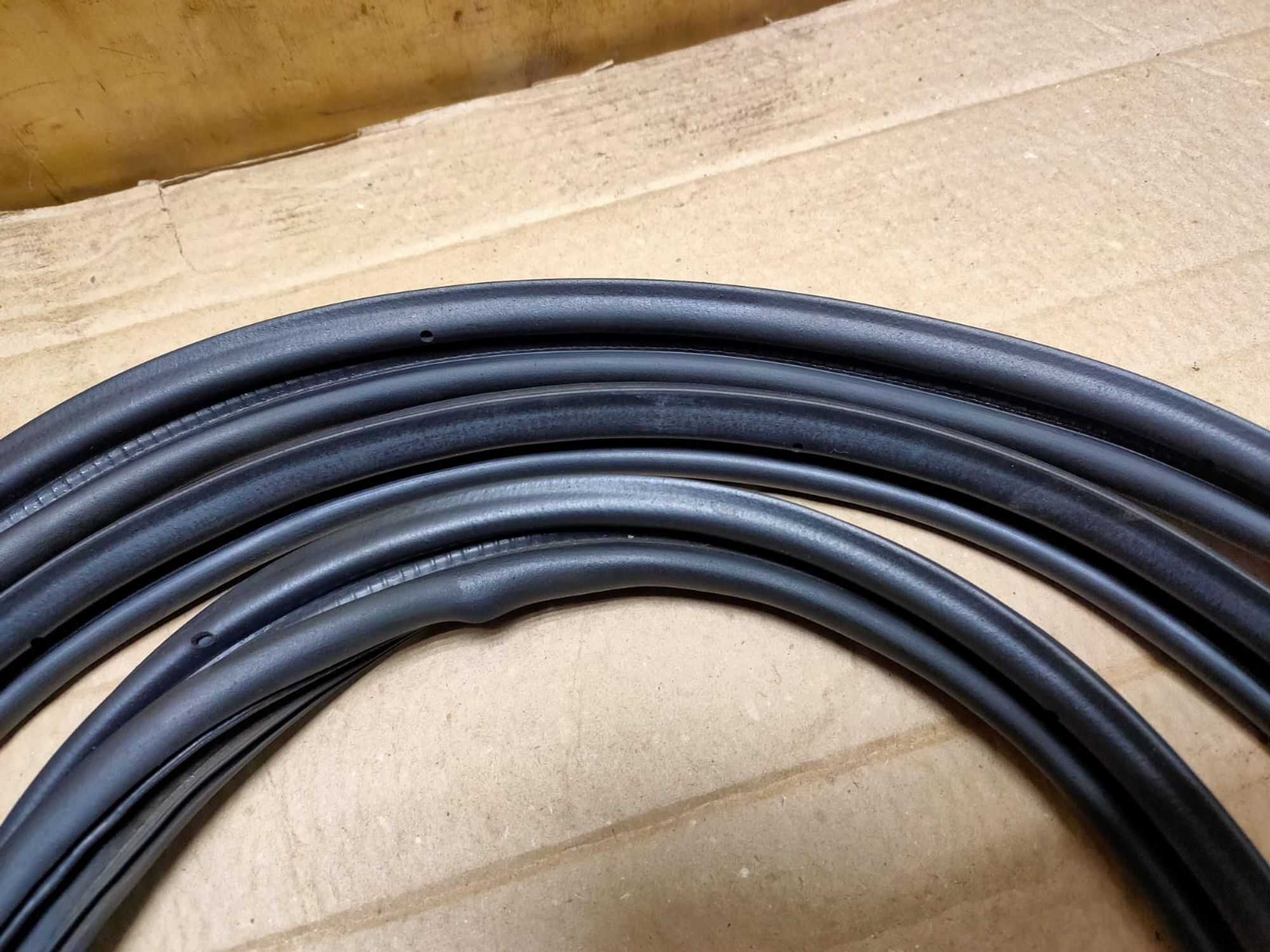 https://gcs.partsauto.market/rn-stockpro.appspot.com/thmbs/userImages/d89d66a30f14dbad161fb7a986aa0fe5/part/3392105f-bee9-4f51-9202-929f9bd42749_1747918379617.jpg