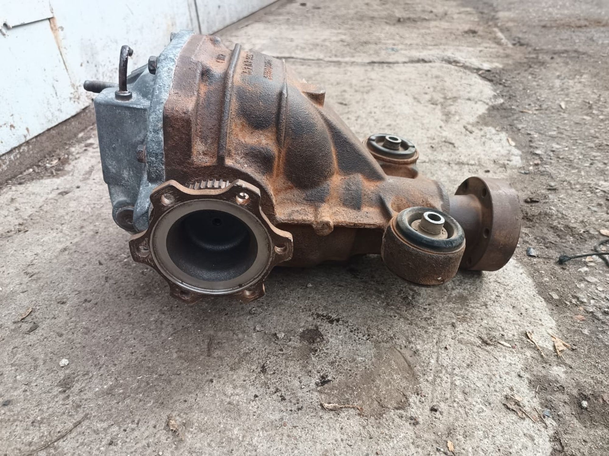 https://gcs.partsauto.market/rn-stockpro.appspot.com/thmbs/userImages/d89d66a30f14dbad161fb7a986aa0fe5/part/37999136-47f0-4505-bbbb-a18adbe7b1bf_1742453187678.jpg