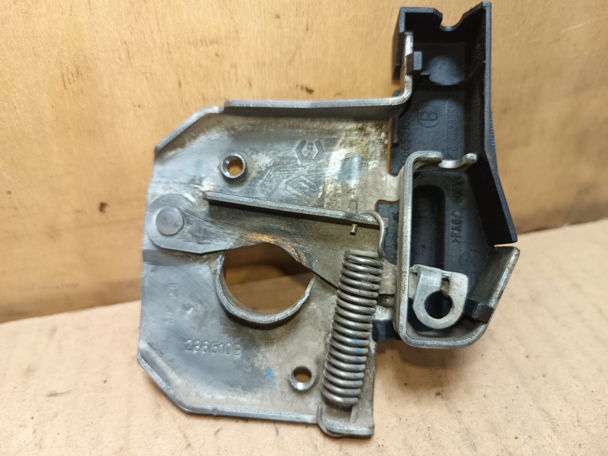 https://gcs.partsauto.market/rn-stockpro.appspot.com/thmbs/userImages/d89d66a30f14dbad161fb7a986aa0fe5/part/3a35c705-0ca7-4898-a52d-9ecc96945edf_1739513289081.jpg