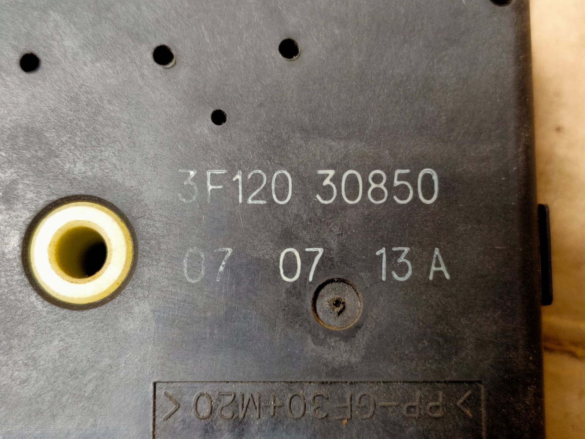 https://gcs.partsauto.market/rn-stockpro.appspot.com/thmbs/userImages/d89d66a30f14dbad161fb7a986aa0fe5/part/3fc2c355-00d0-4d3d-83bc-c46649ce561c_1746281014233.jpg