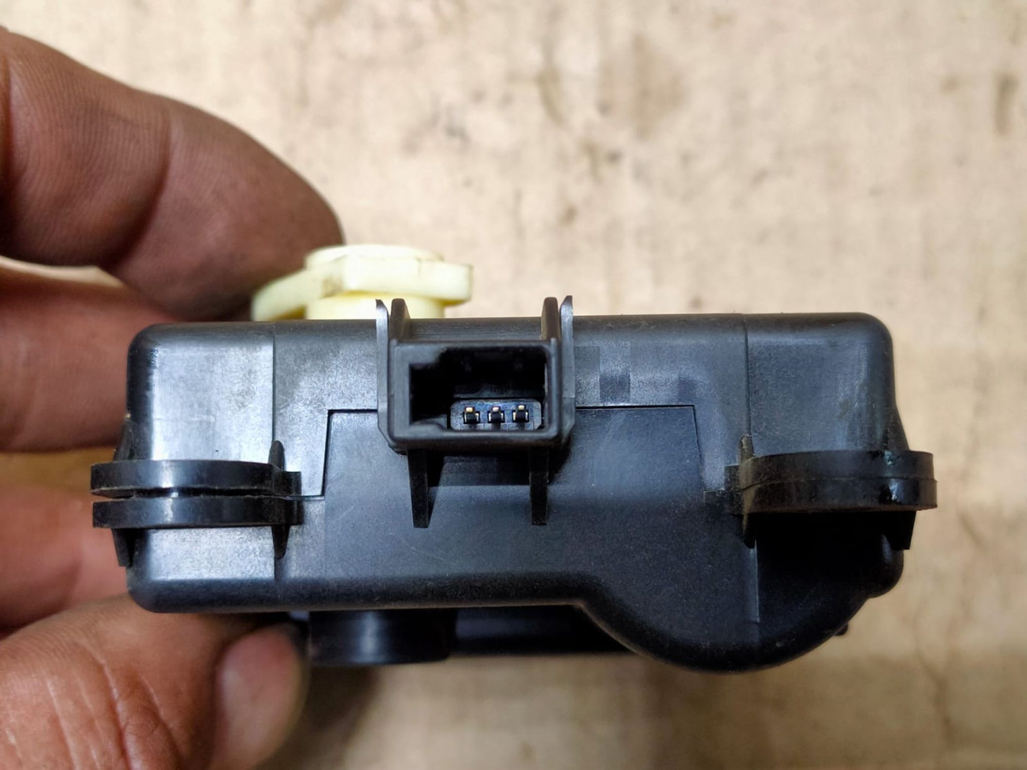 https://gcs.partsauto.market/rn-stockpro.appspot.com/thmbs/userImages/d89d66a30f14dbad161fb7a986aa0fe5/part/434e50b4-5600-4781-8f5c-c6d749f655bf_1746281167383.jpg