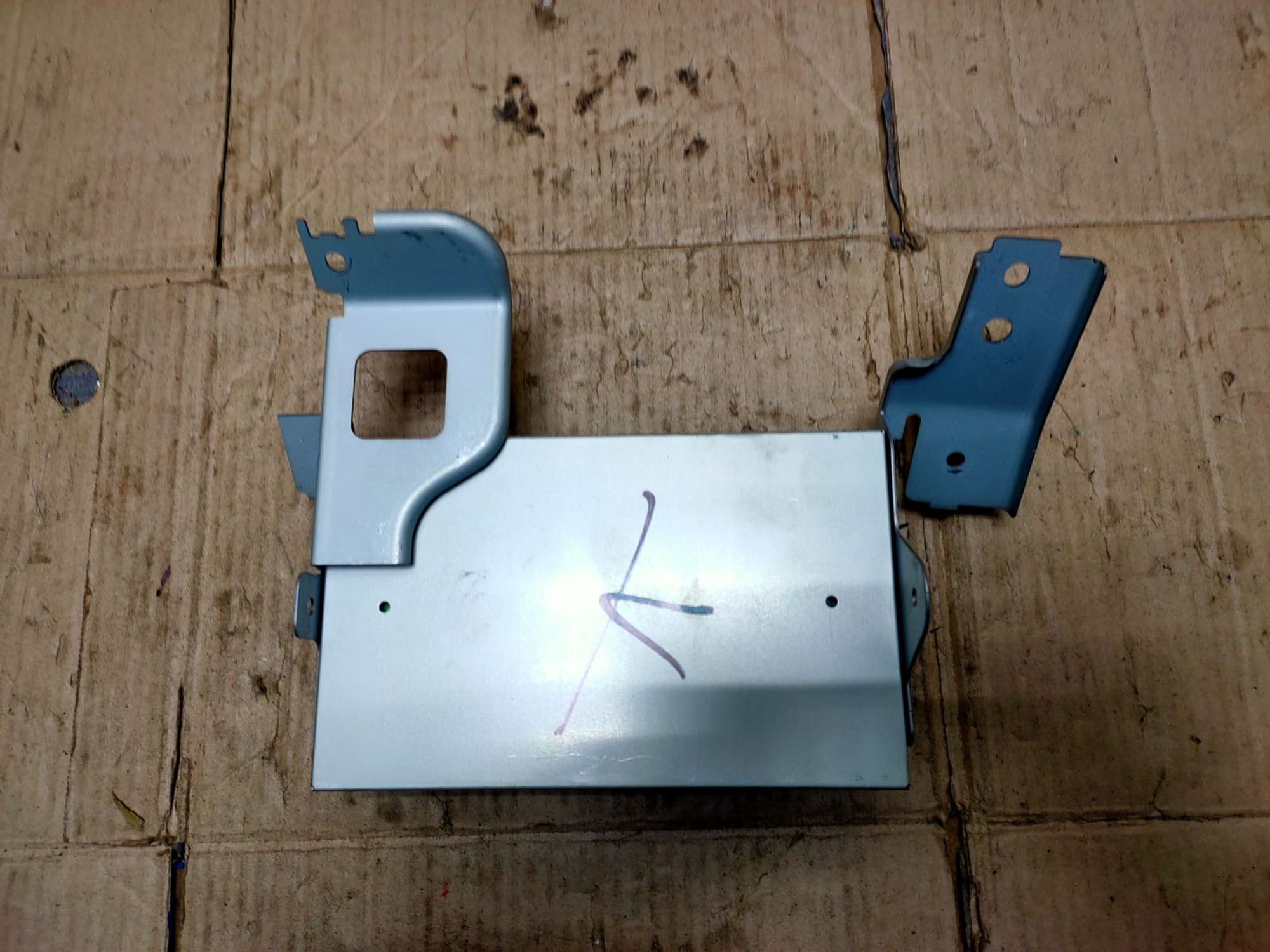 https://gcs.partsauto.market/rn-stockpro.appspot.com/thmbs/userImages/d89d66a30f14dbad161fb7a986aa0fe5/part/47381320-eb9e-49c9-96bc-ea9994b5353d_1746450227696.jpg