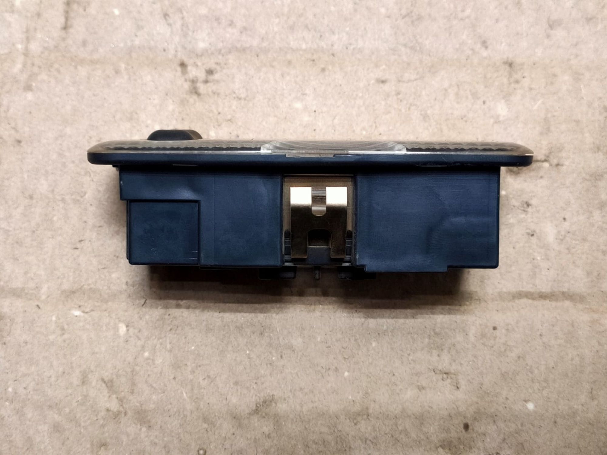 https://gcs.partsauto.market/rn-stockpro.appspot.com/thmbs/userImages/d89d66a30f14dbad161fb7a986aa0fe5/part/47404cee-b221-4745-a0e7-f501785683c7_1748241404704.jpg