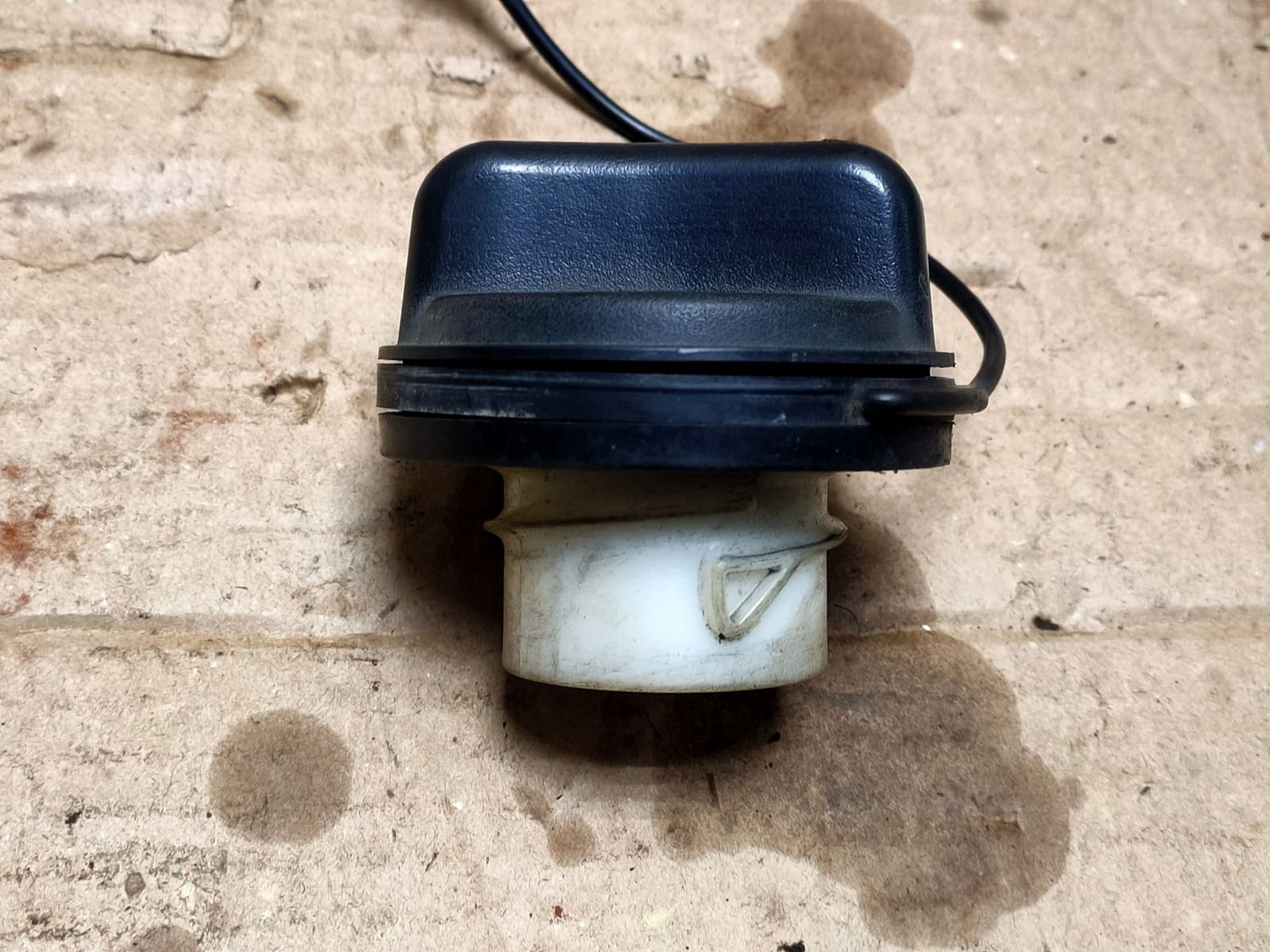 https://gcs.partsauto.market/rn-stockpro.appspot.com/thmbs/userImages/d89d66a30f14dbad161fb7a986aa0fe5/part/48c96120-e13e-4bd4-a6dd-4a0a27194152_1748943799812.jpg