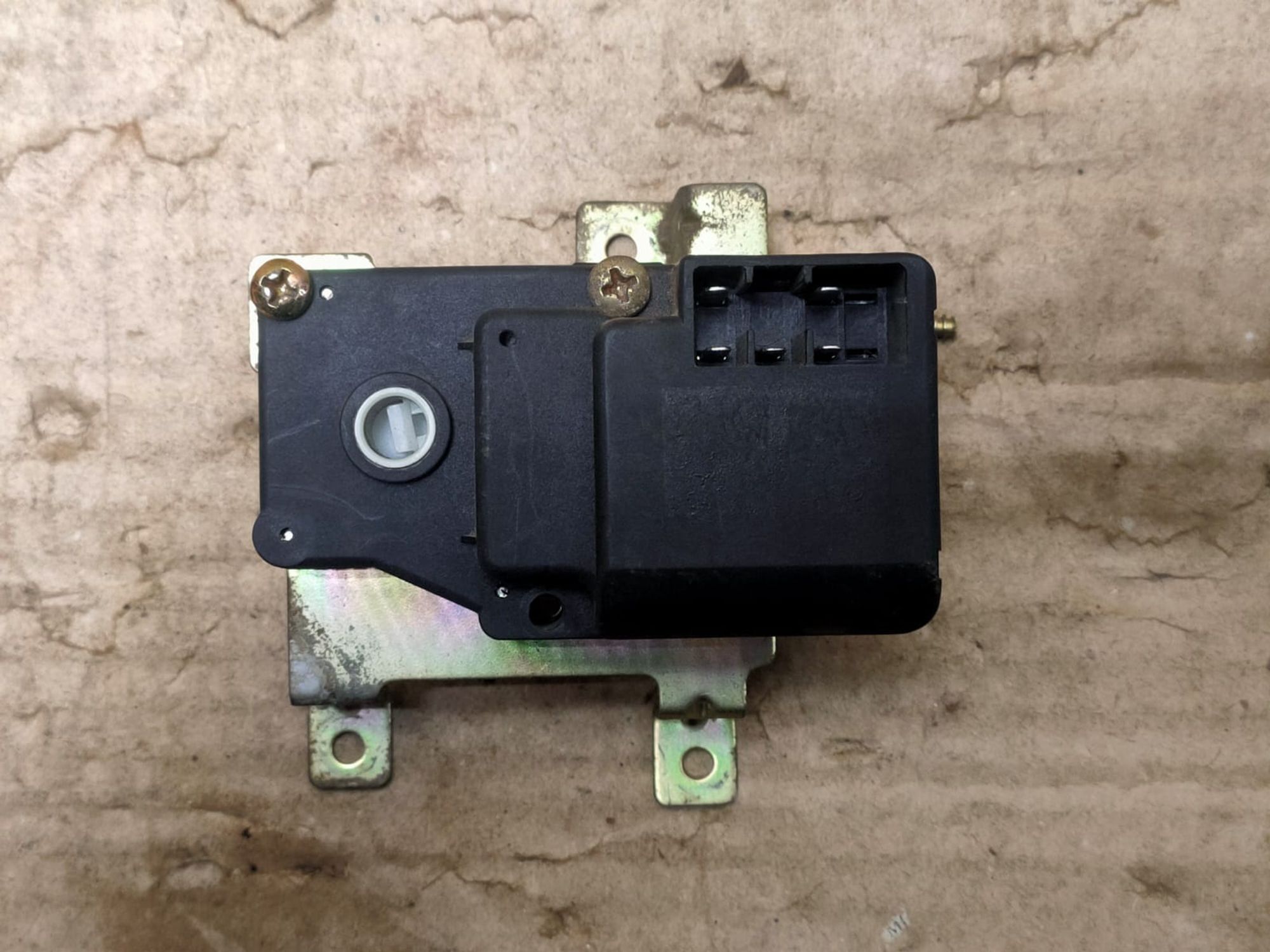 https://gcs.partsauto.market/rn-stockpro.appspot.com/thmbs/userImages/d89d66a30f14dbad161fb7a986aa0fe5/part/4c60024b-16e4-4a12-aabe-413dc6339c5a_1749716649839.jpg
