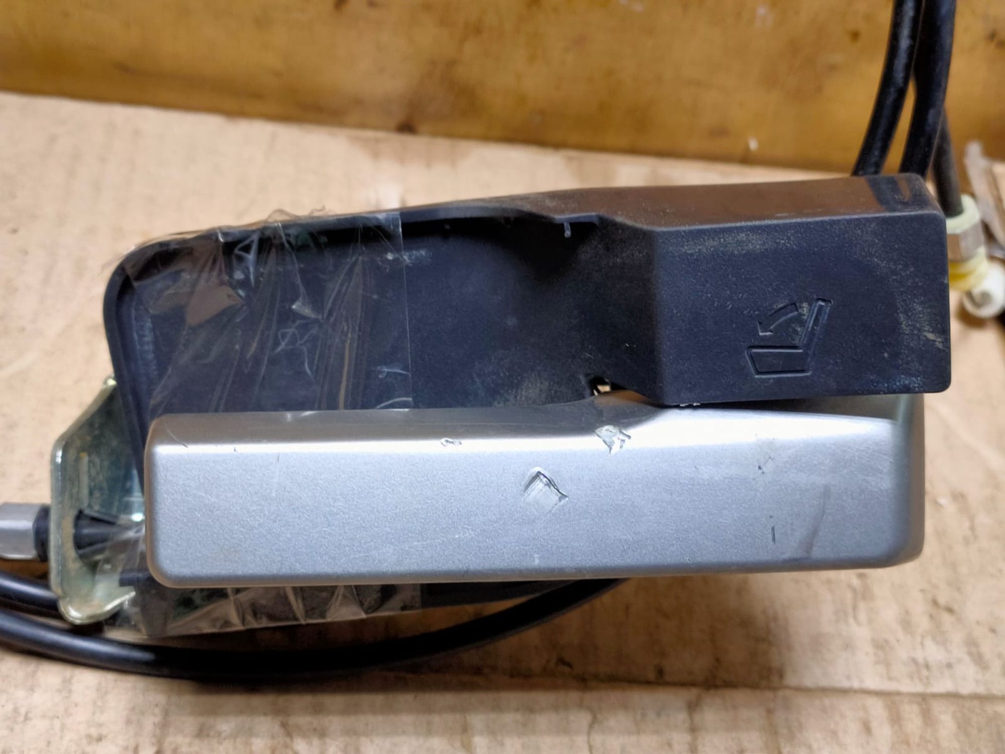 https://gcs.partsauto.market/rn-stockpro.appspot.com/thmbs/userImages/d89d66a30f14dbad161fb7a986aa0fe5/part/5e4693c5-f13c-4d4b-9a81-2b66c8a6d3ef_1746086527743.jpg