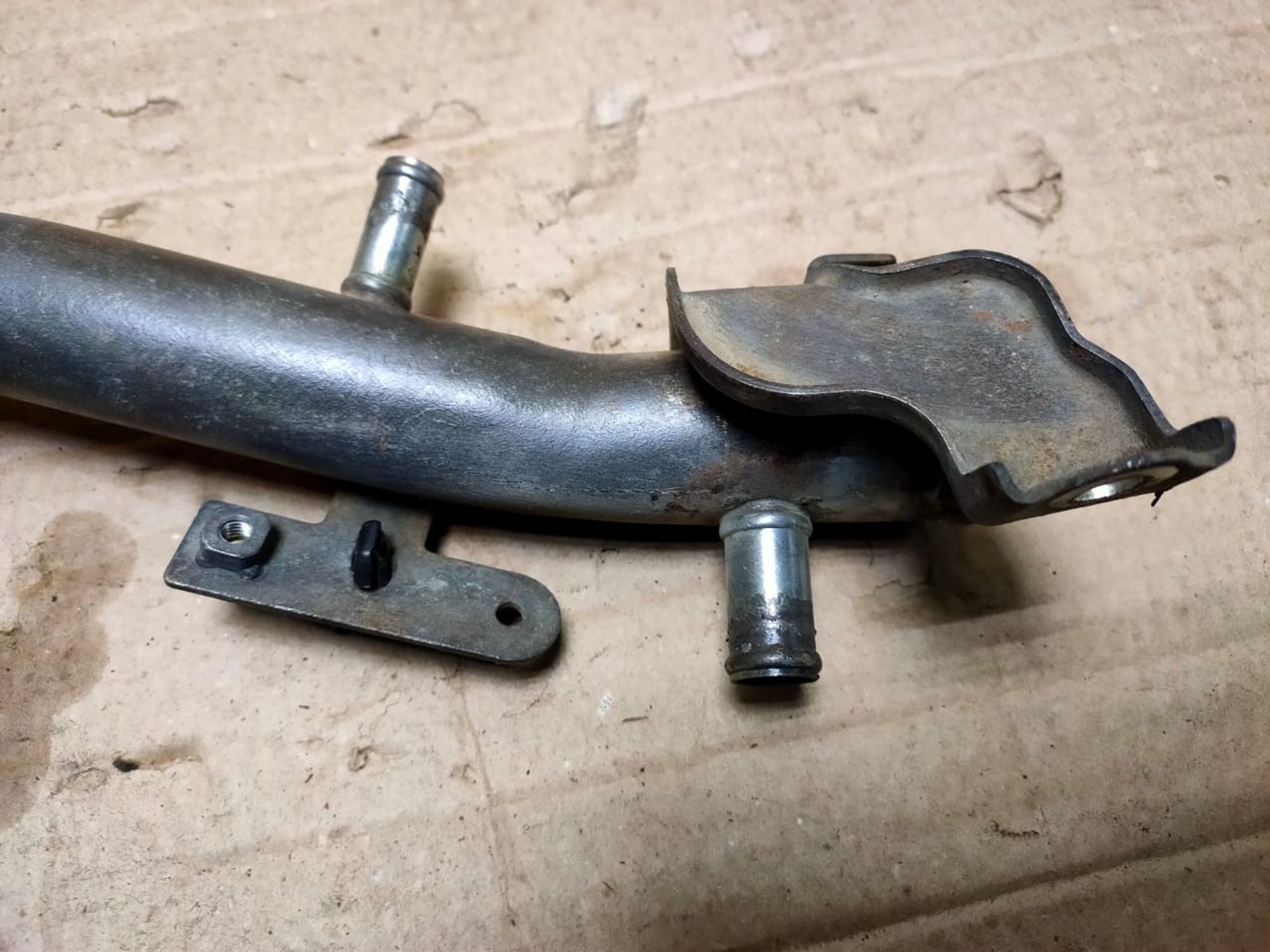 https://gcs.partsauto.market/rn-stockpro.appspot.com/thmbs/userImages/d89d66a30f14dbad161fb7a986aa0fe5/part/6126413c-0a1d-4e81-a130-f7e3e98e2fc8_1748945192641.jpg