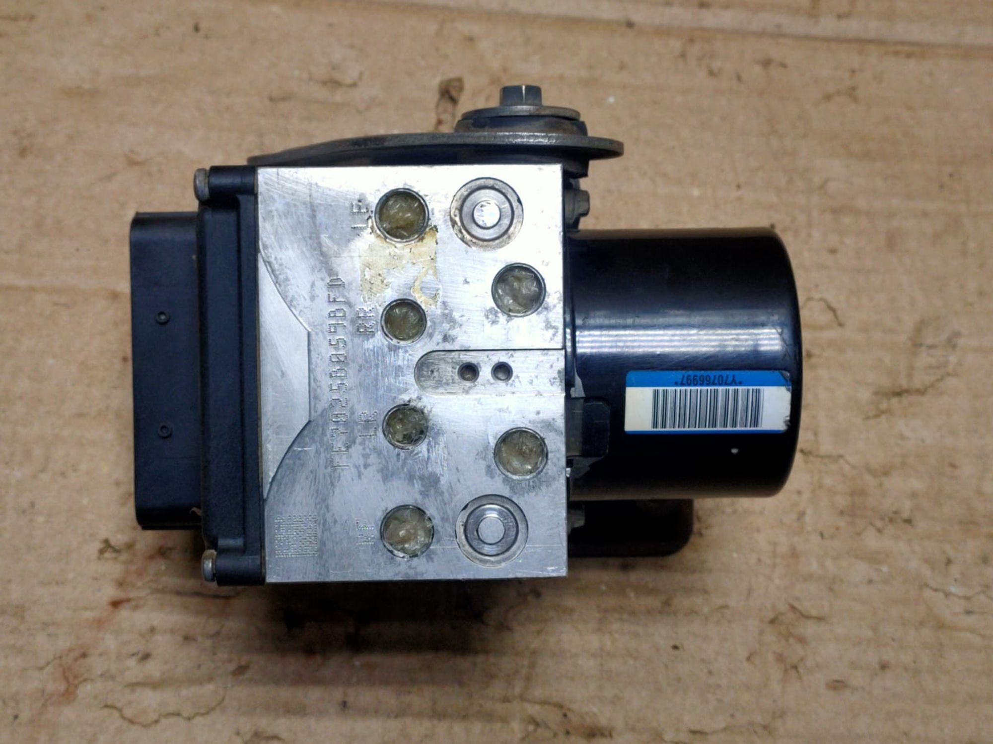 https://gcs.partsauto.market/rn-stockpro.appspot.com/thmbs/userImages/d89d66a30f14dbad161fb7a986aa0fe5/part/620baed7-f965-4915-84db-53fa09b199b2_1749798306951.jpg