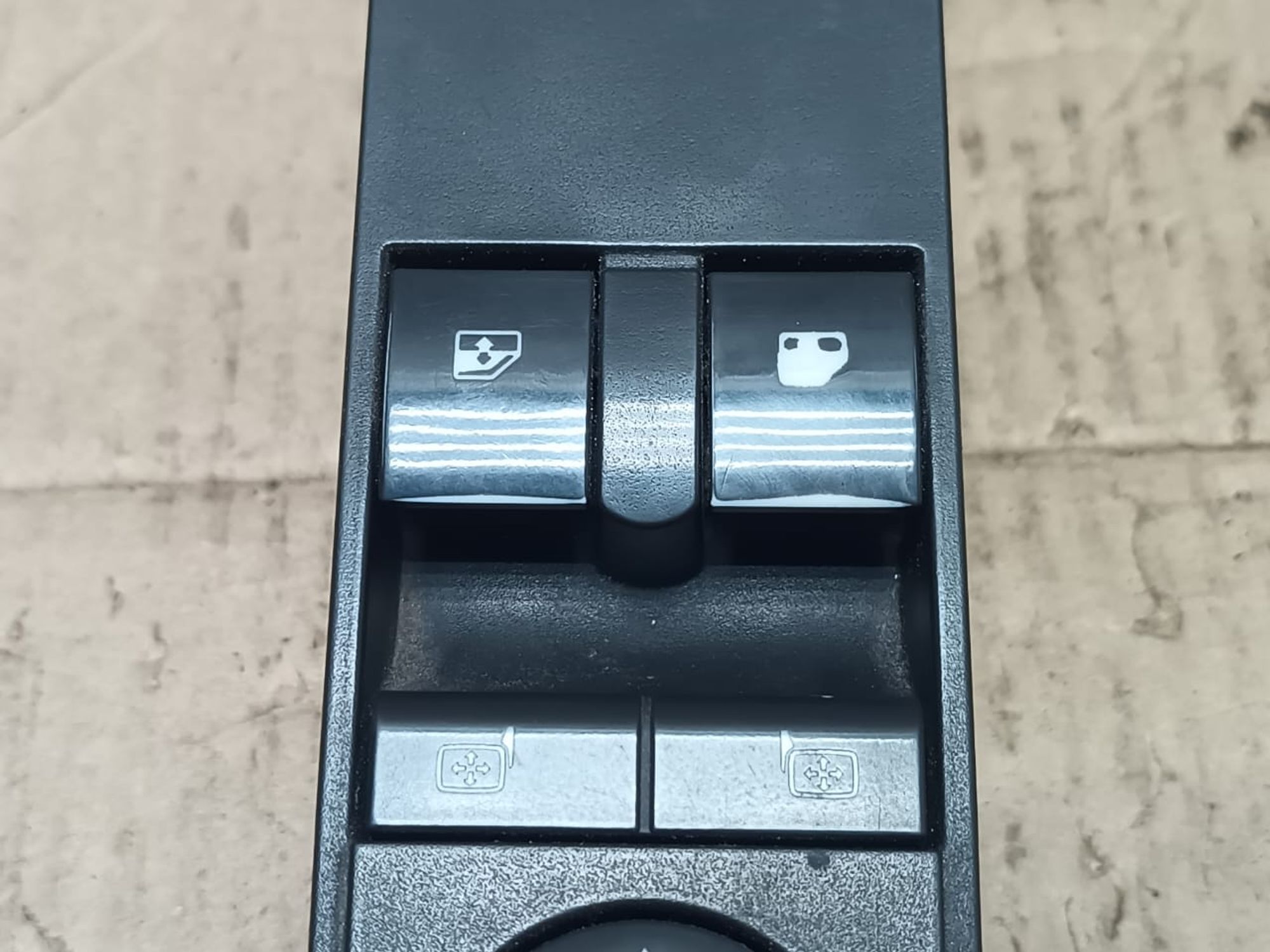 https://gcs.partsauto.market/rn-stockpro.appspot.com/thmbs/userImages/d89d66a30f14dbad161fb7a986aa0fe5/part/65ad2fb8-6419-4f78-a06a-07b01a97fea8_1743763063252.jpg