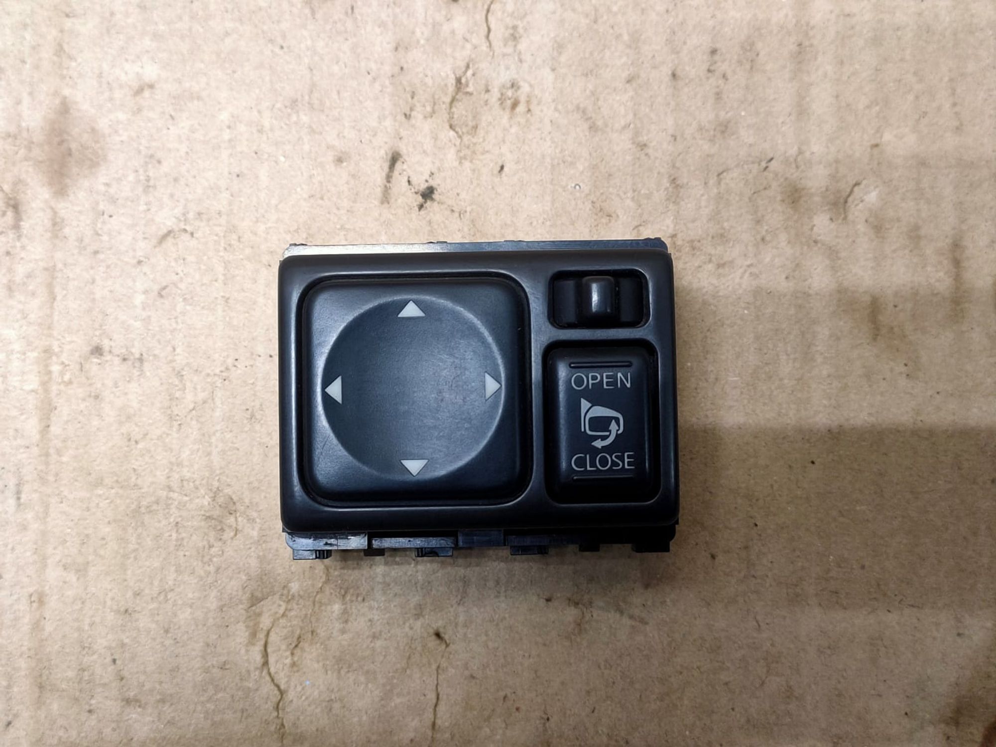 https://gcs.partsauto.market/rn-stockpro.appspot.com/thmbs/userImages/d89d66a30f14dbad161fb7a986aa0fe5/part/6806ec29-3b32-484d-976e-d39a0c848c86_1745562658871.jpg
