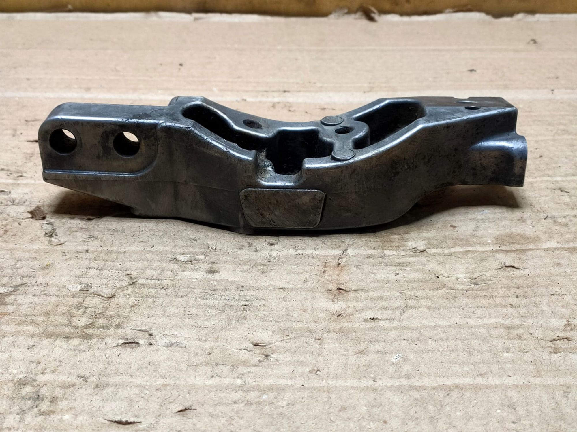 https://gcs.partsauto.market/rn-stockpro.appspot.com/thmbs/userImages/d89d66a30f14dbad161fb7a986aa0fe5/part/6a9e518c-1f7b-43ec-8633-d5b99ac42b7b_1749205537990.jpg