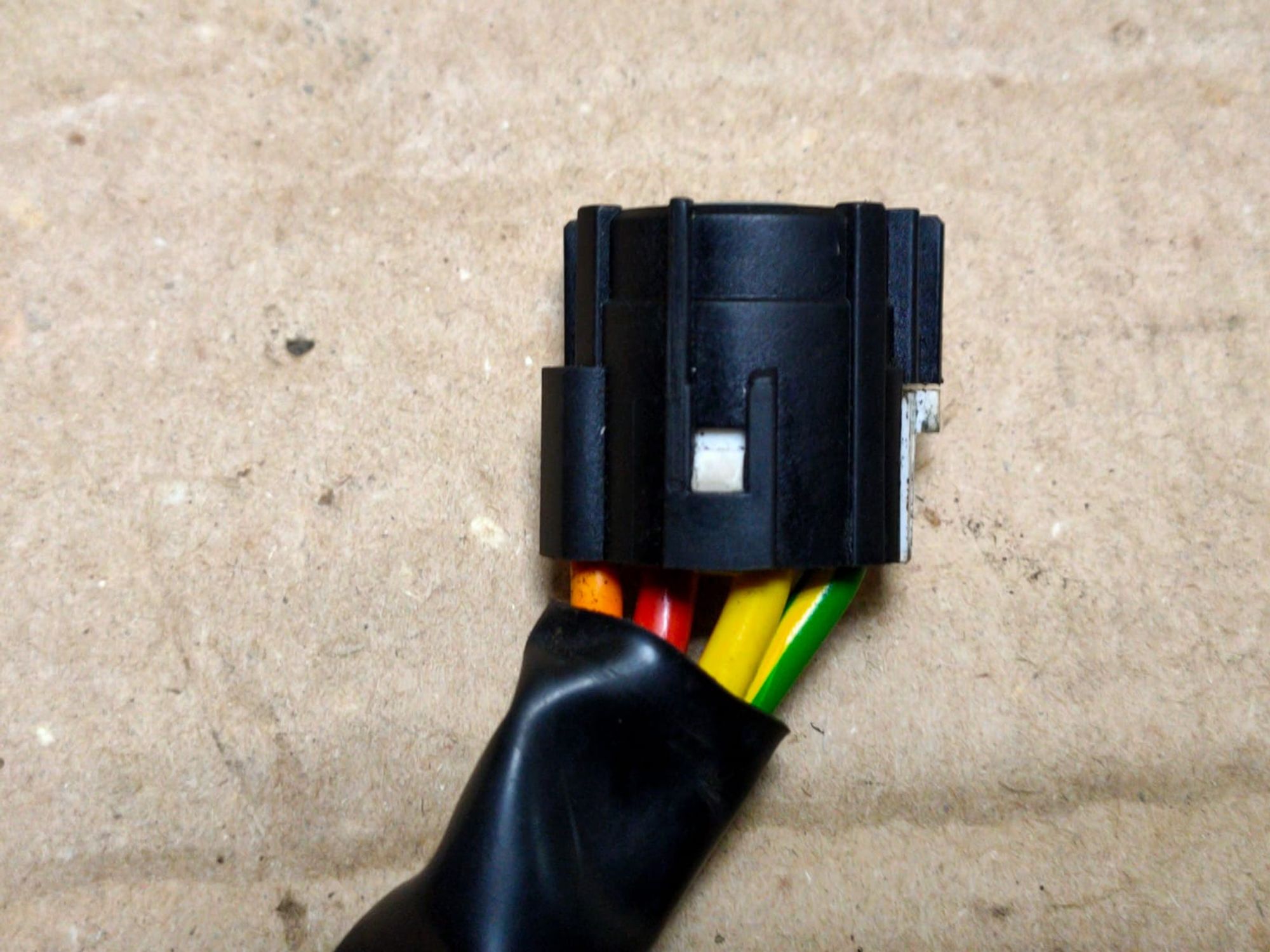 https://gcs.partsauto.market/rn-stockpro.appspot.com/thmbs/userImages/d89d66a30f14dbad161fb7a986aa0fe5/part/70a52618-b593-403b-bab5-da82062263bd_1748240135302.jpg