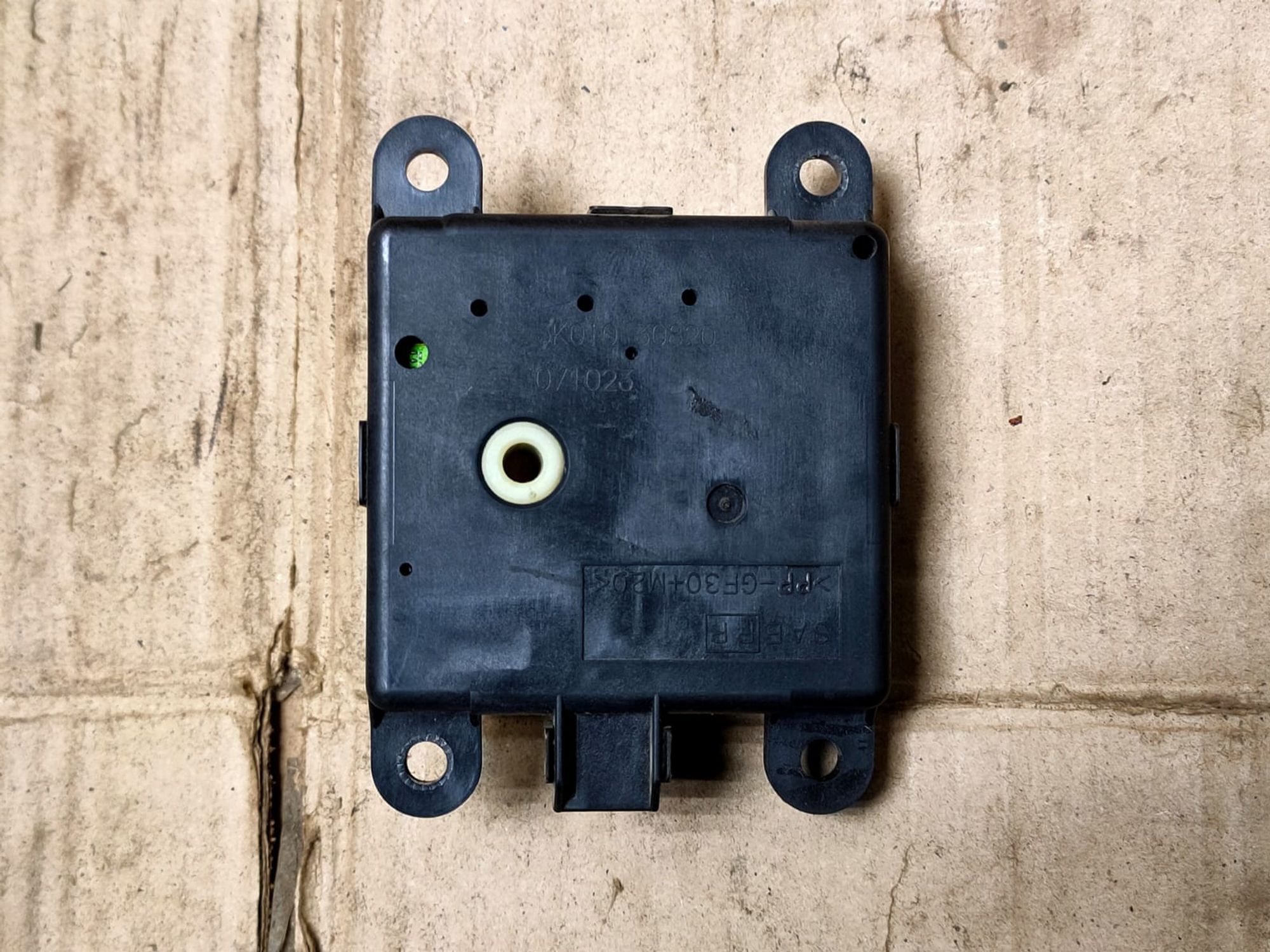 https://gcs.partsauto.market/rn-stockpro.appspot.com/thmbs/userImages/d89d66a30f14dbad161fb7a986aa0fe5/part/71f3e0ed-3d25-4fec-9c5d-25d3d2a30a6a_1746280702512.jpg