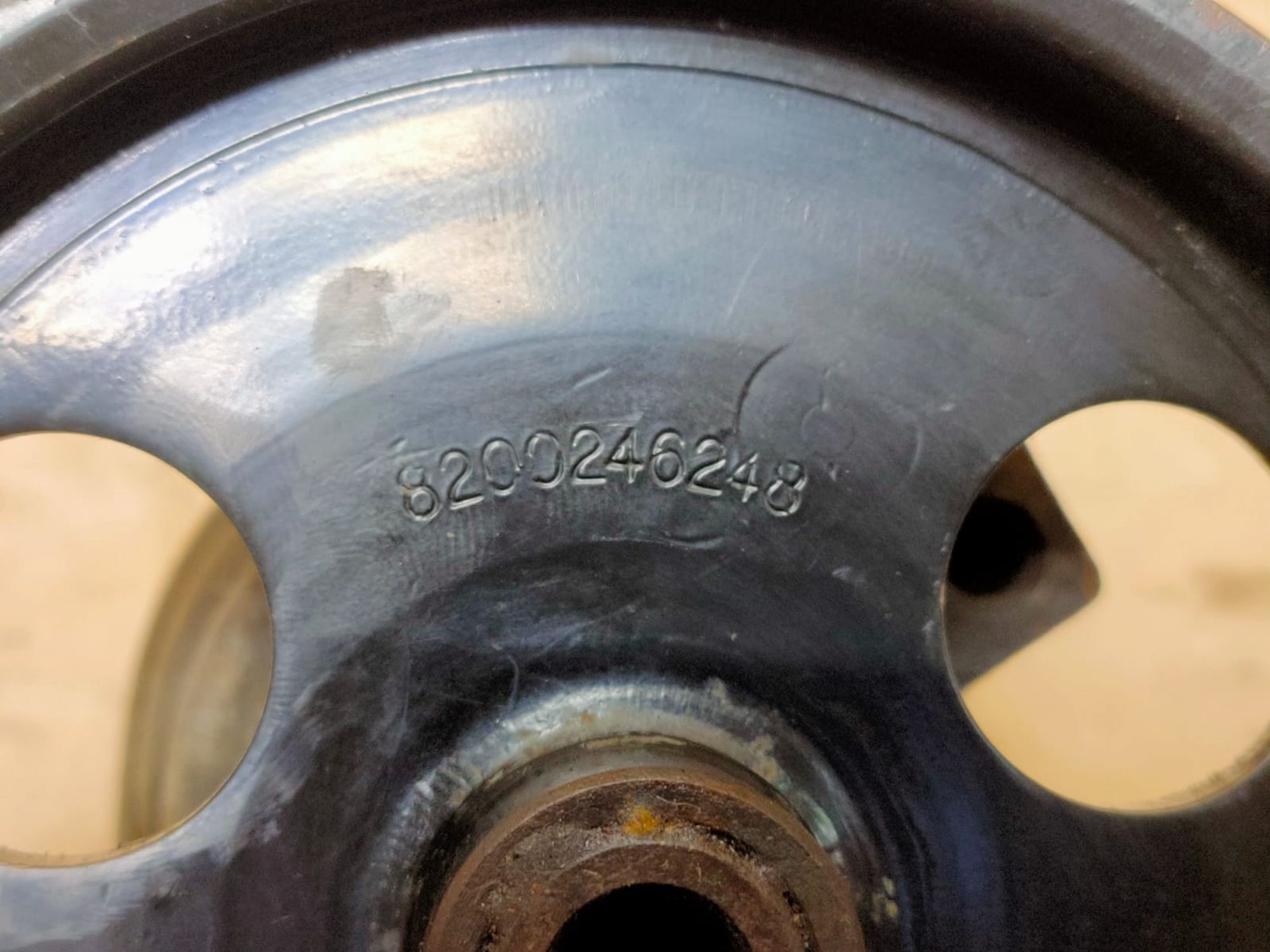 https://gcs.partsauto.market/rn-stockpro.appspot.com/thmbs/userImages/d89d66a30f14dbad161fb7a986aa0fe5/part/7b50bafd-b6a1-4a8c-ab95-d9907232a556_1748241612848.jpg