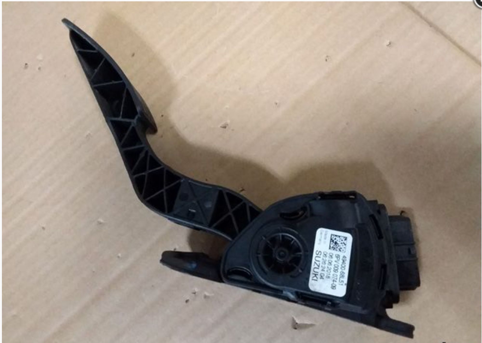 https://gcs.partsauto.market/rn-stockpro.appspot.com/thmbs/userImages/d89d66a30f14dbad161fb7a986aa0fe5/part/7f09cdbc-1c90-4697-b33e-3965a92f698b_1745913224522.jpg
