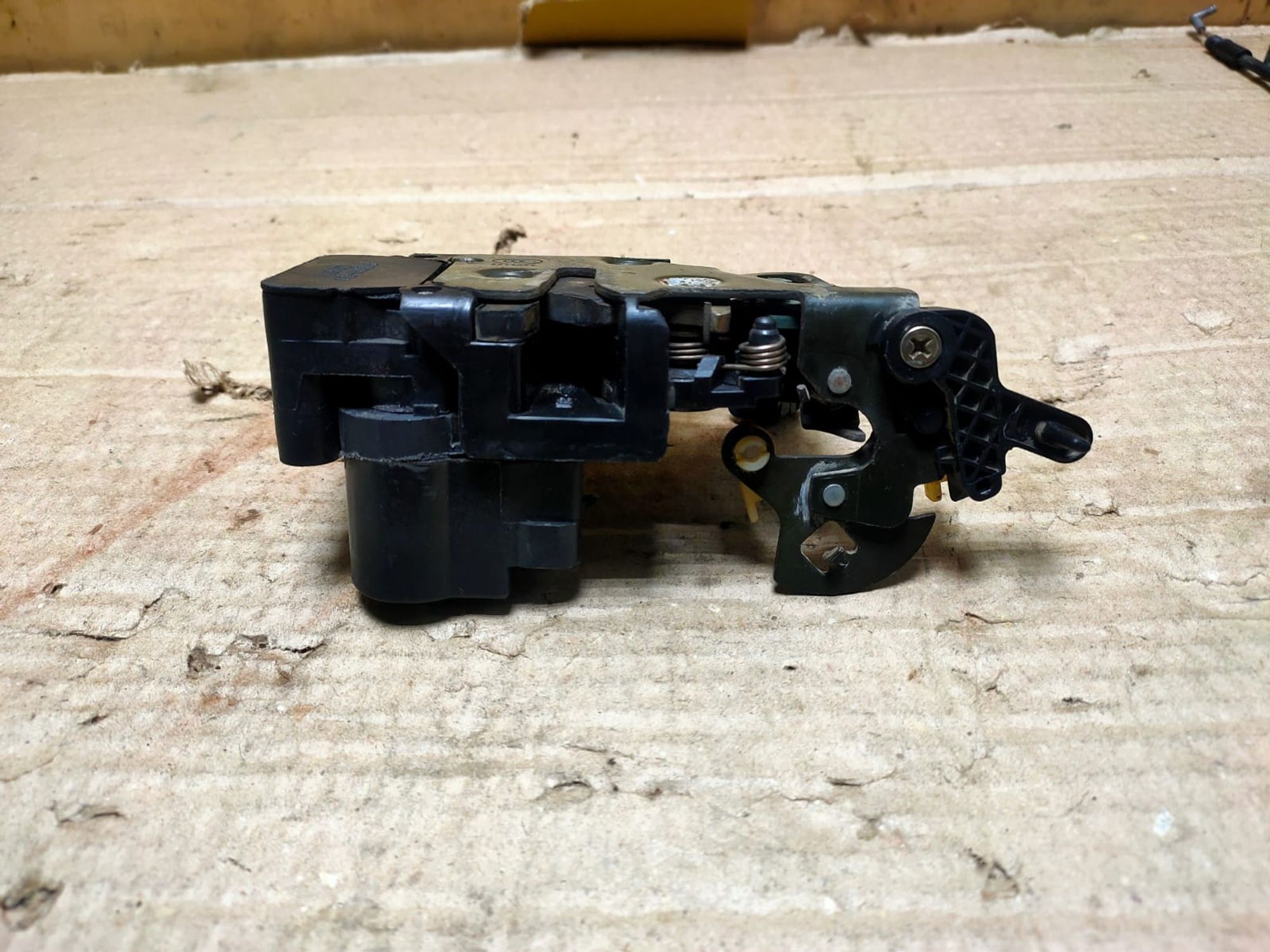 https://gcs.partsauto.market/rn-stockpro.appspot.com/thmbs/userImages/d89d66a30f14dbad161fb7a986aa0fe5/part/7fdfa6ae-bd12-40fa-858e-faba64fc7786_1749641740803.jpg
