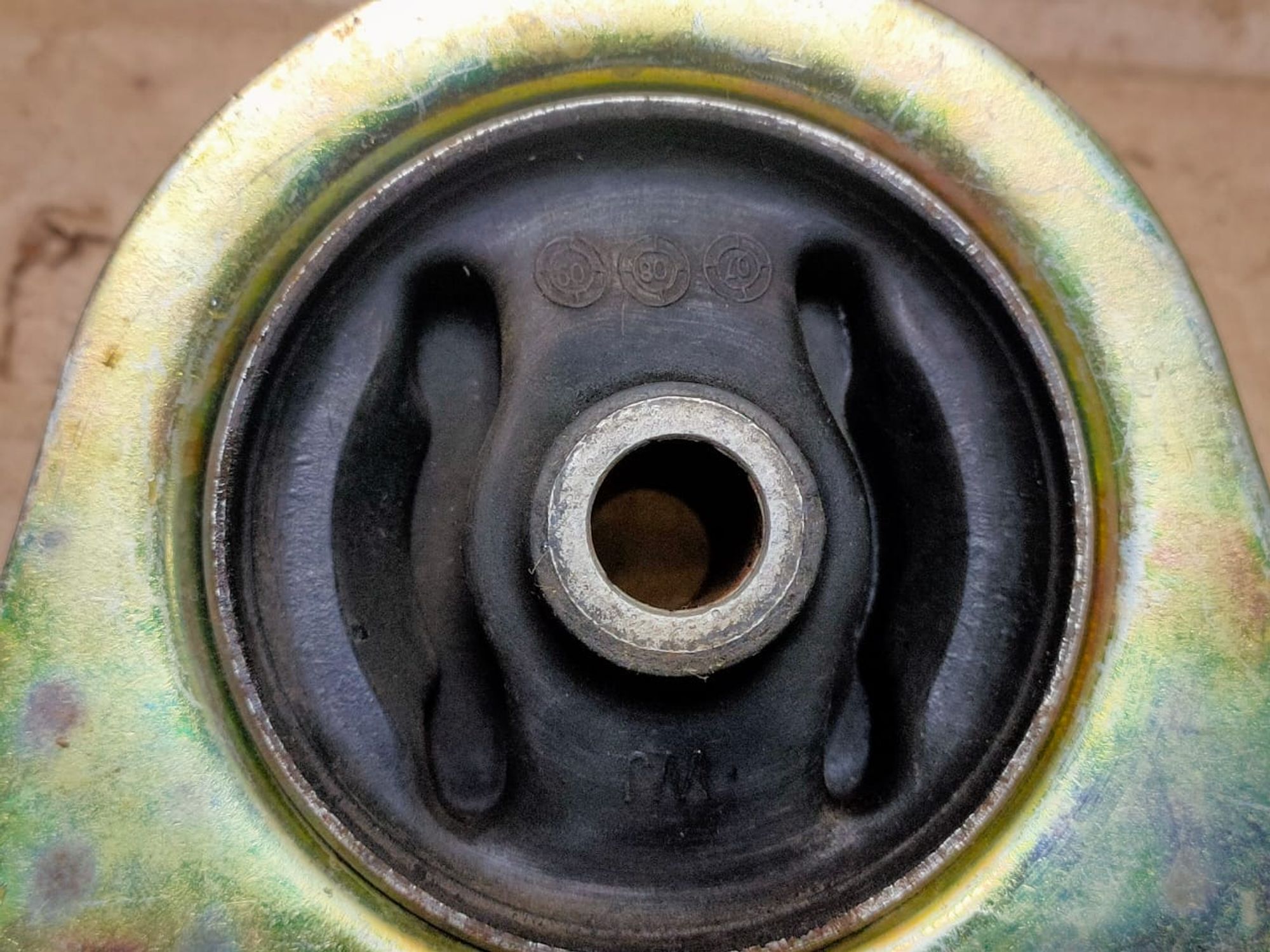 https://gcs.partsauto.market/rn-stockpro.appspot.com/thmbs/userImages/d89d66a30f14dbad161fb7a986aa0fe5/part/84476cda-76d4-4864-bfff-a5c24e091c71_1749632107250.jpg