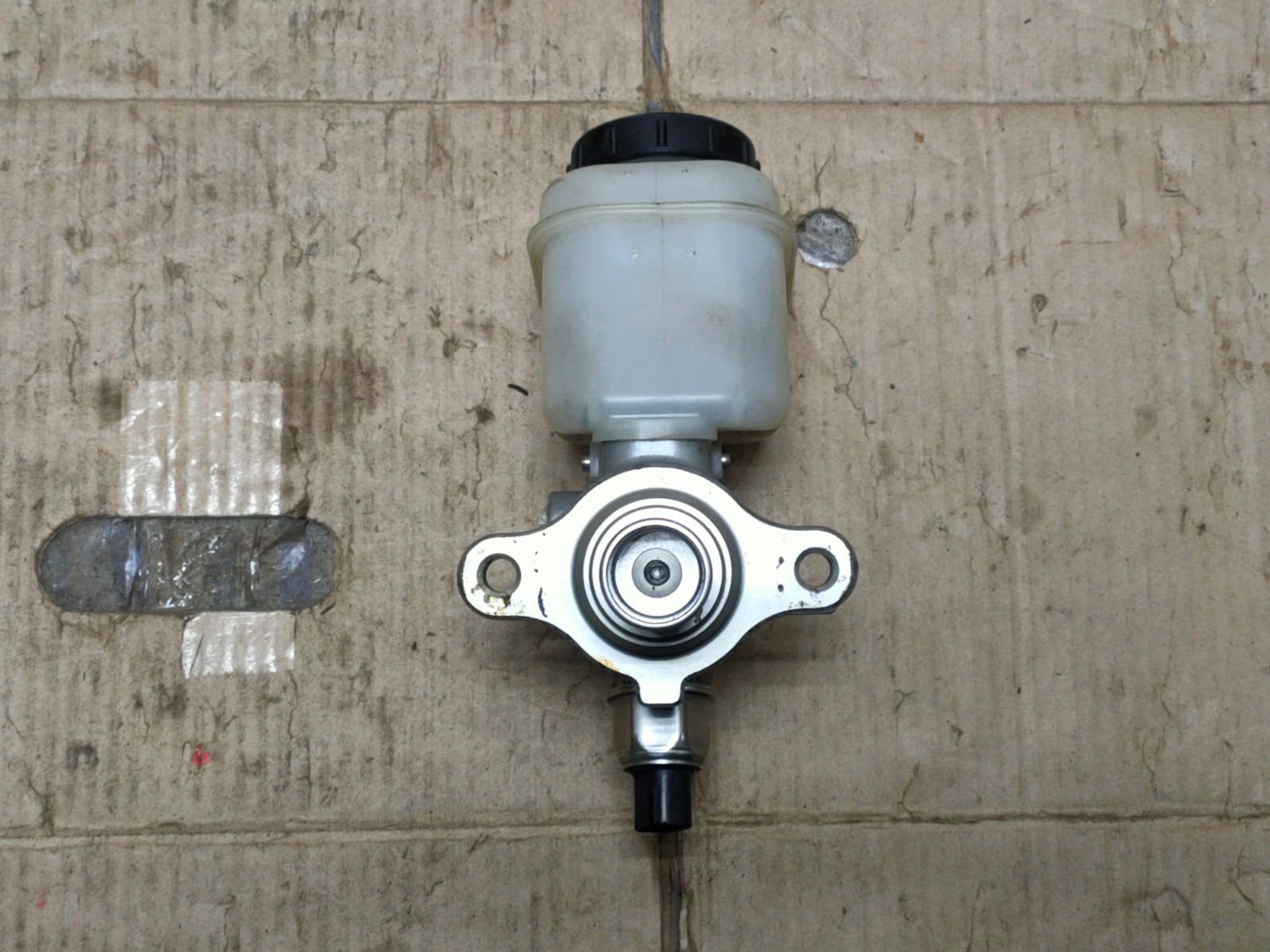 https://gcs.partsauto.market/rn-stockpro.appspot.com/thmbs/userImages/d89d66a30f14dbad161fb7a986aa0fe5/part/915a2e11-a2a6-4163-89db-5ee79faa2858_1746180453651.jpg