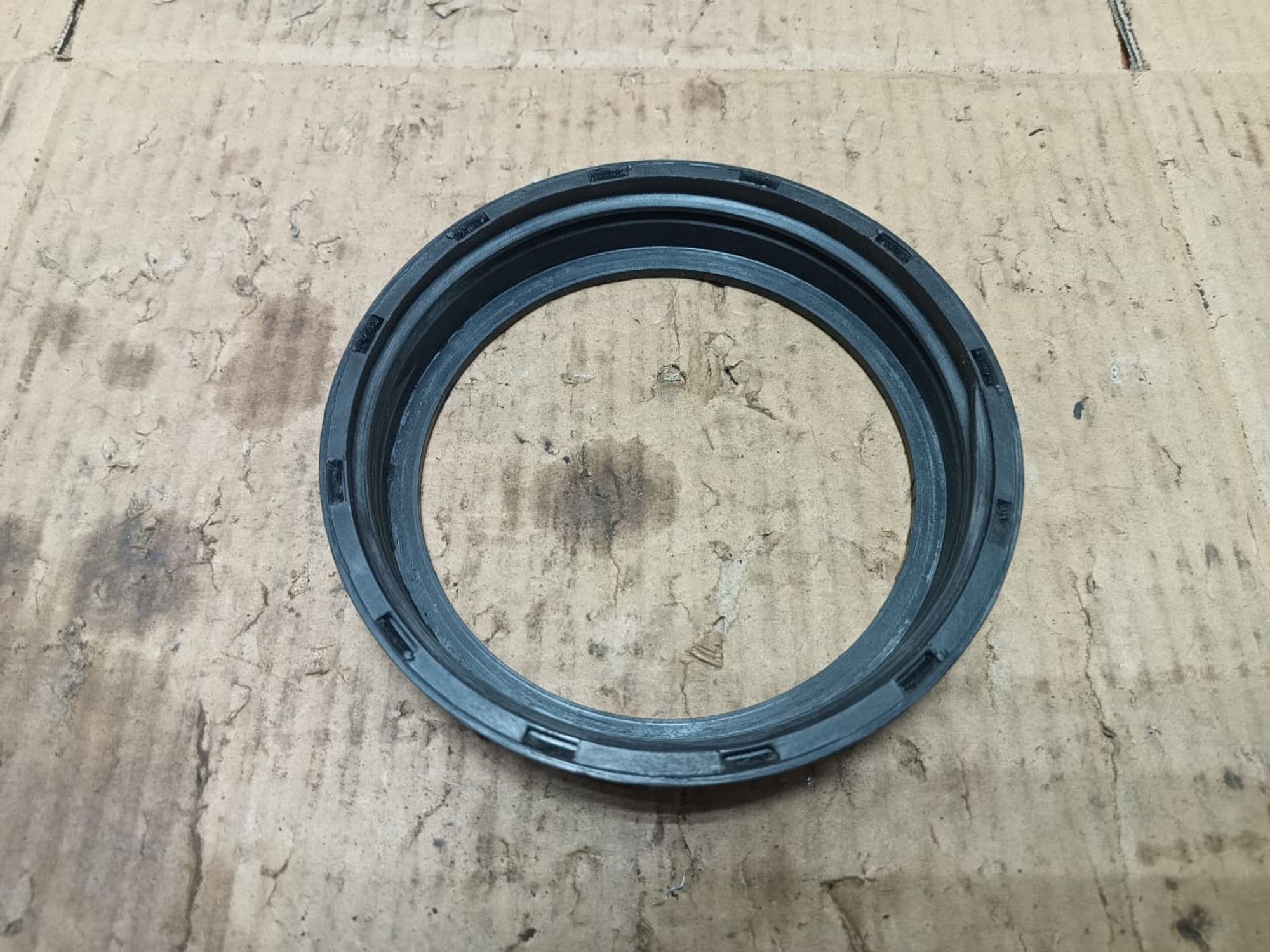 https://gcs.partsauto.market/rn-stockpro.appspot.com/thmbs/userImages/d89d66a30f14dbad161fb7a986aa0fe5/part/91e8a6dd-5fd6-4c54-bba8-73302ee8cea6_1738923546693.jpg