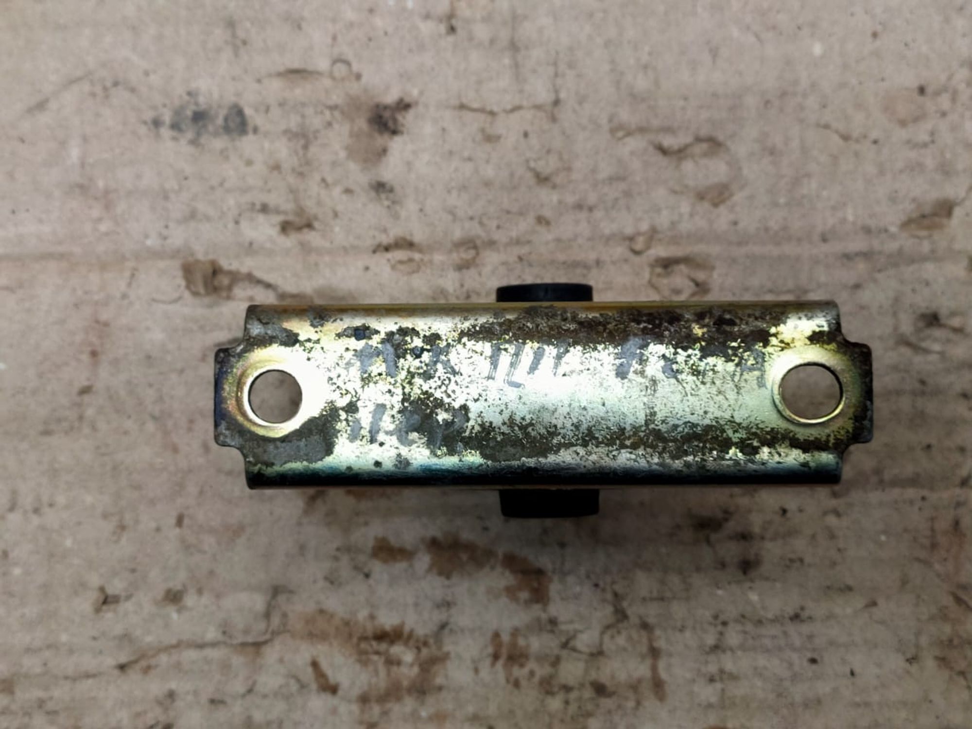 https://gcs.partsauto.market/rn-stockpro.appspot.com/thmbs/userImages/d89d66a30f14dbad161fb7a986aa0fe5/part/931cbe5f-4773-40c3-b729-66f57c886075_1749632107220.jpg