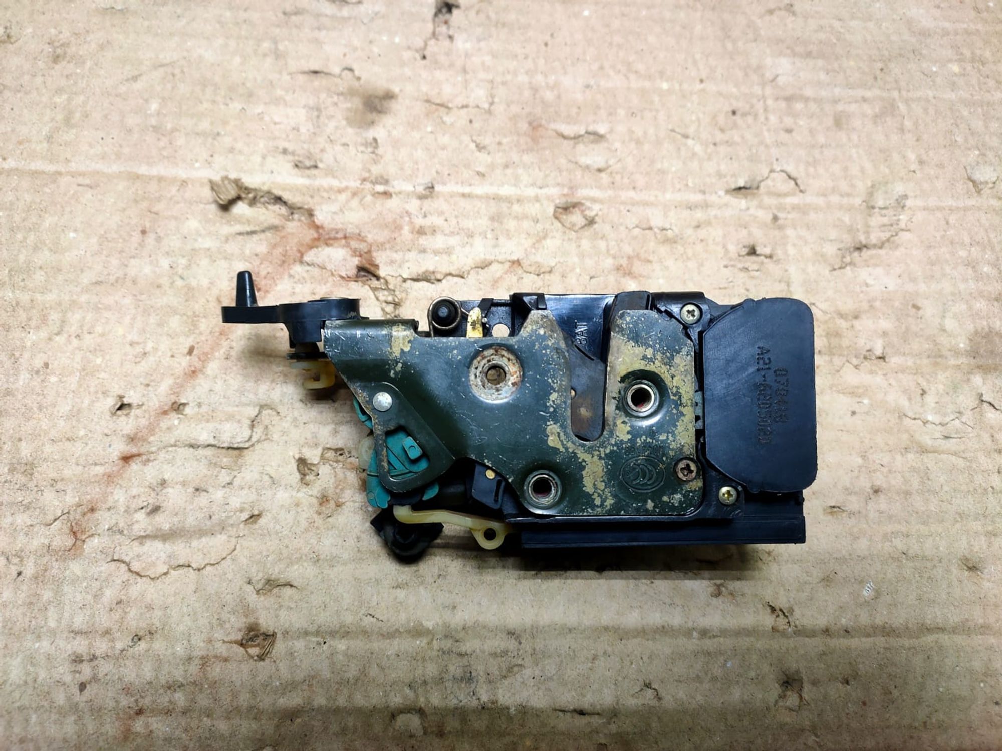 https://gcs.partsauto.market/rn-stockpro.appspot.com/thmbs/userImages/d89d66a30f14dbad161fb7a986aa0fe5/part/a02341fb-c997-4106-b5c7-e1aae5827bbf_1749641740929.jpg