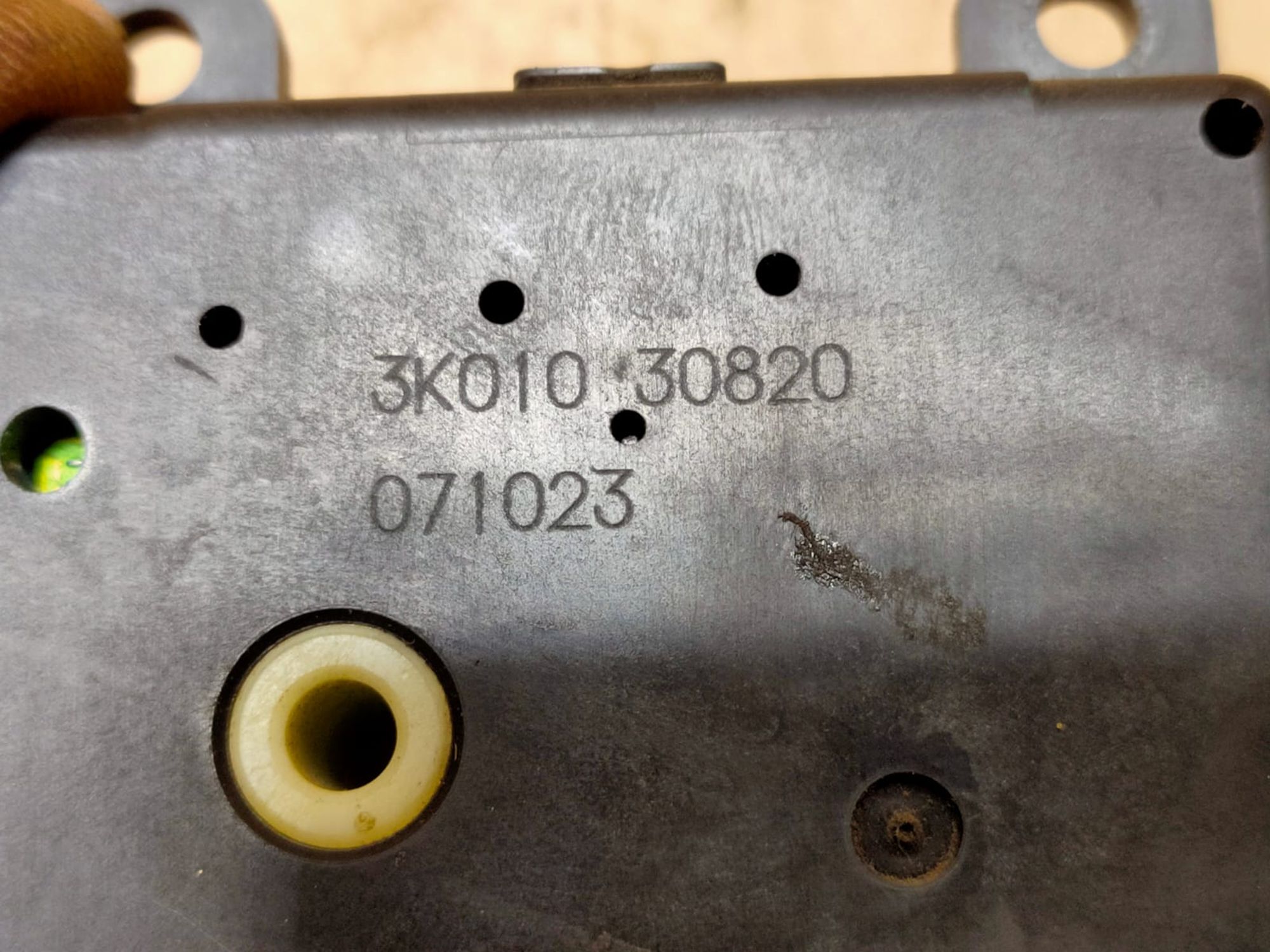 https://gcs.partsauto.market/rn-stockpro.appspot.com/thmbs/userImages/d89d66a30f14dbad161fb7a986aa0fe5/part/a31ee53c-83f1-402b-8dc0-026ec815de2e_1746280702533.jpg
