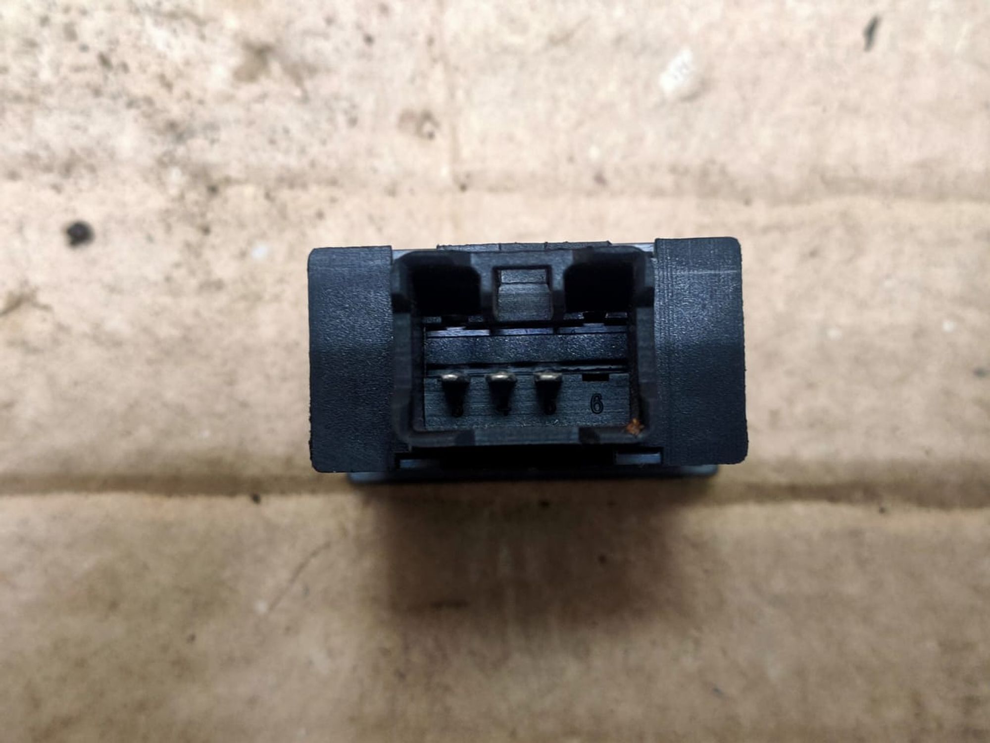 https://gcs.partsauto.market/rn-stockpro.appspot.com/thmbs/userImages/d89d66a30f14dbad161fb7a986aa0fe5/part/a371f0a1-d46a-4c5a-8885-246e40782af1_1749624711073.jpg
