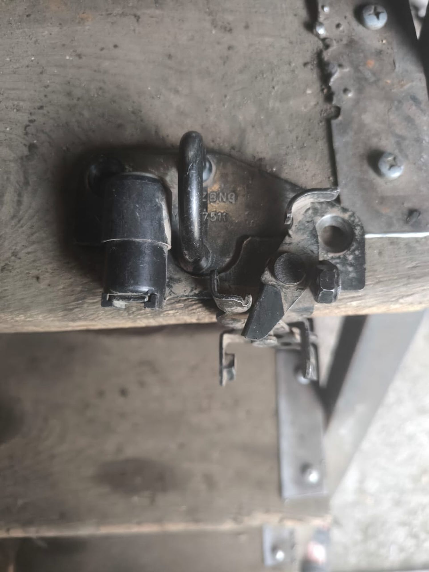 https://gcs.partsauto.market/rn-stockpro.appspot.com/thmbs/userImages/d89d66a30f14dbad161fb7a986aa0fe5/part/a6180b5b-5c27-407f-8496-061f3e8e6b6a_1748692990187.jpg