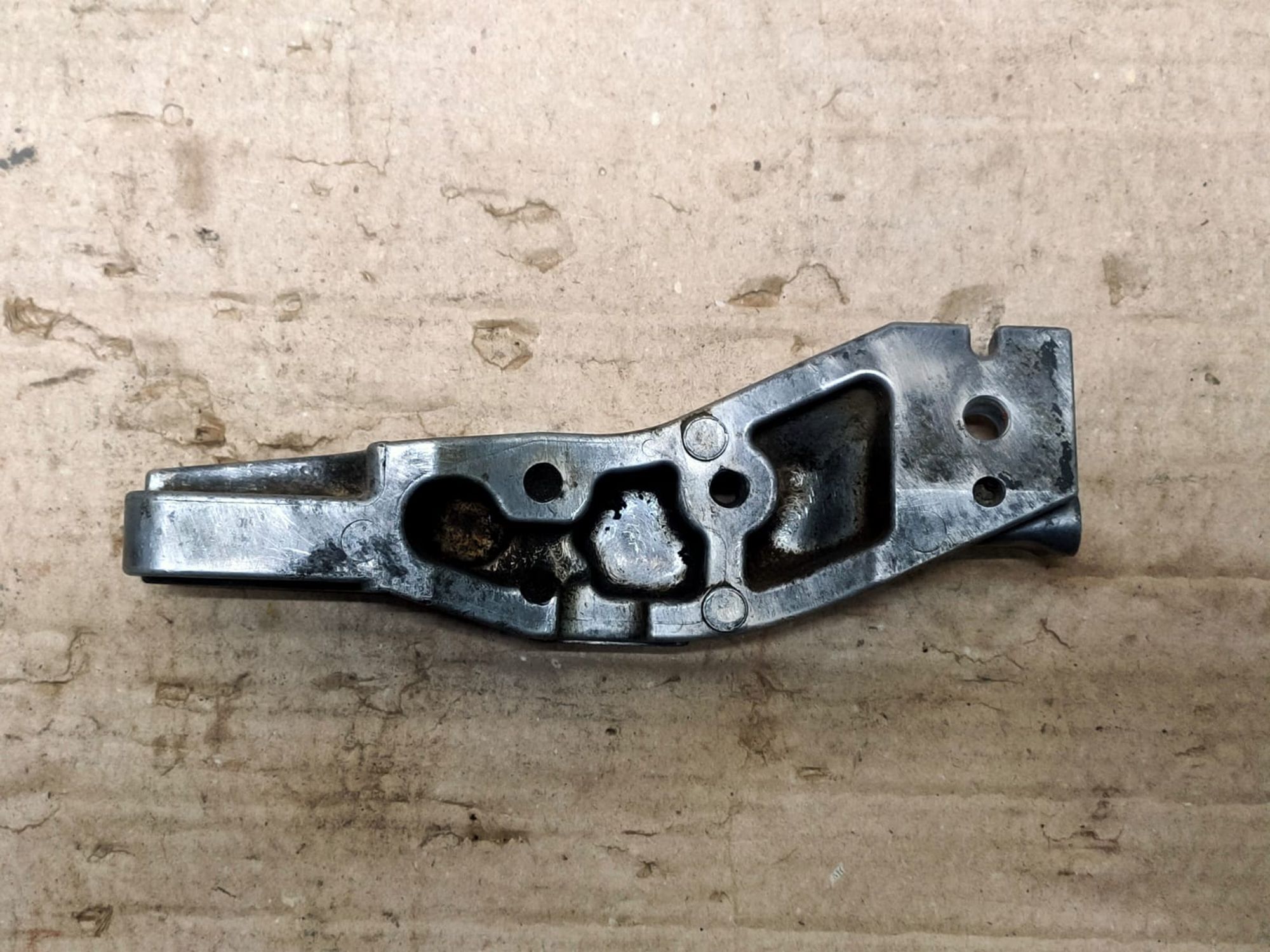 https://gcs.partsauto.market/rn-stockpro.appspot.com/thmbs/userImages/d89d66a30f14dbad161fb7a986aa0fe5/part/af707da5-d4a6-4c78-ad93-cd07a3f81cf1_1749205537986.jpg