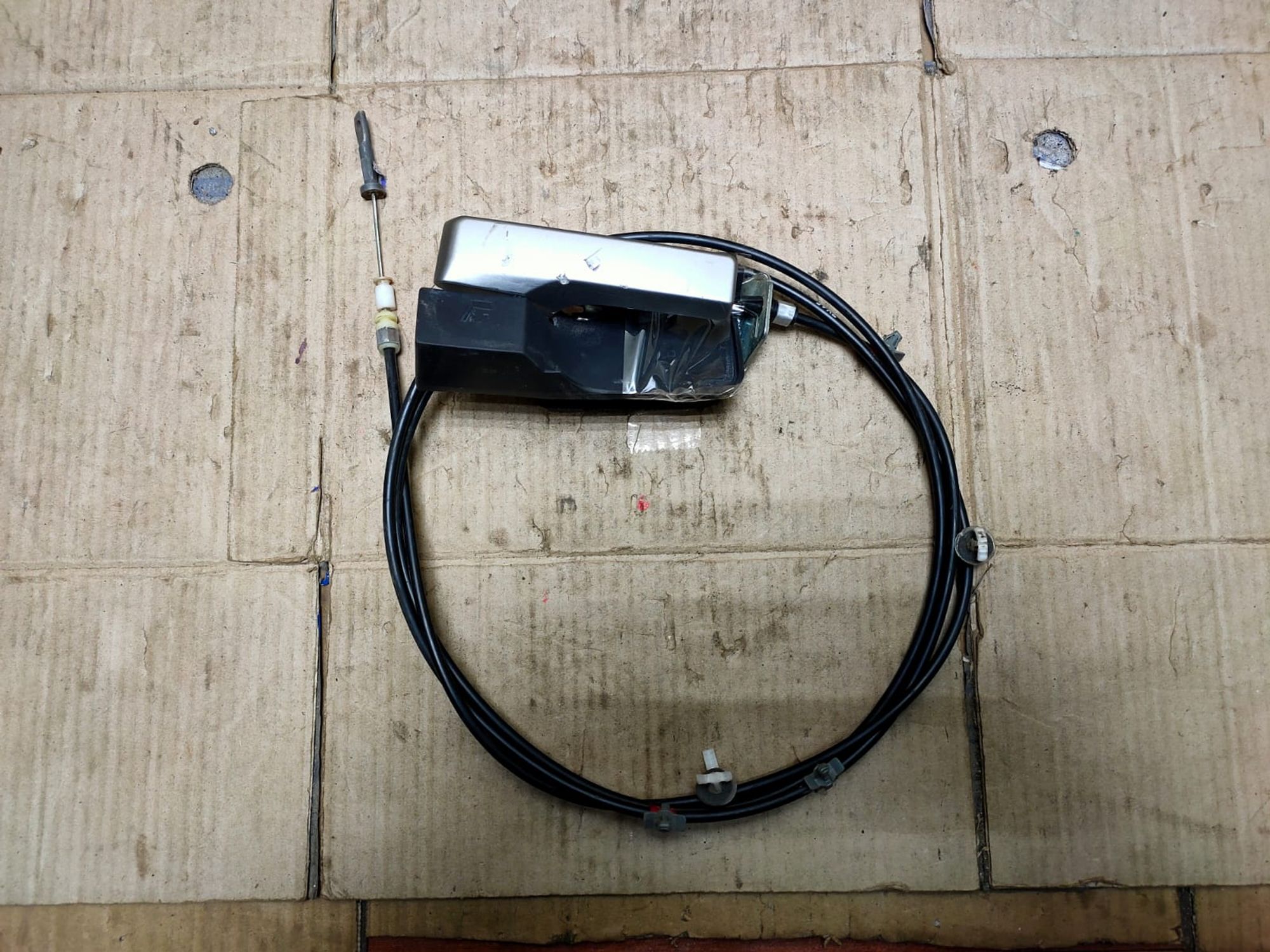 https://gcs.partsauto.market/rn-stockpro.appspot.com/thmbs/userImages/d89d66a30f14dbad161fb7a986aa0fe5/part/b3e700ad-7170-4cf0-a502-5c86770dff29_1746086527875.jpg