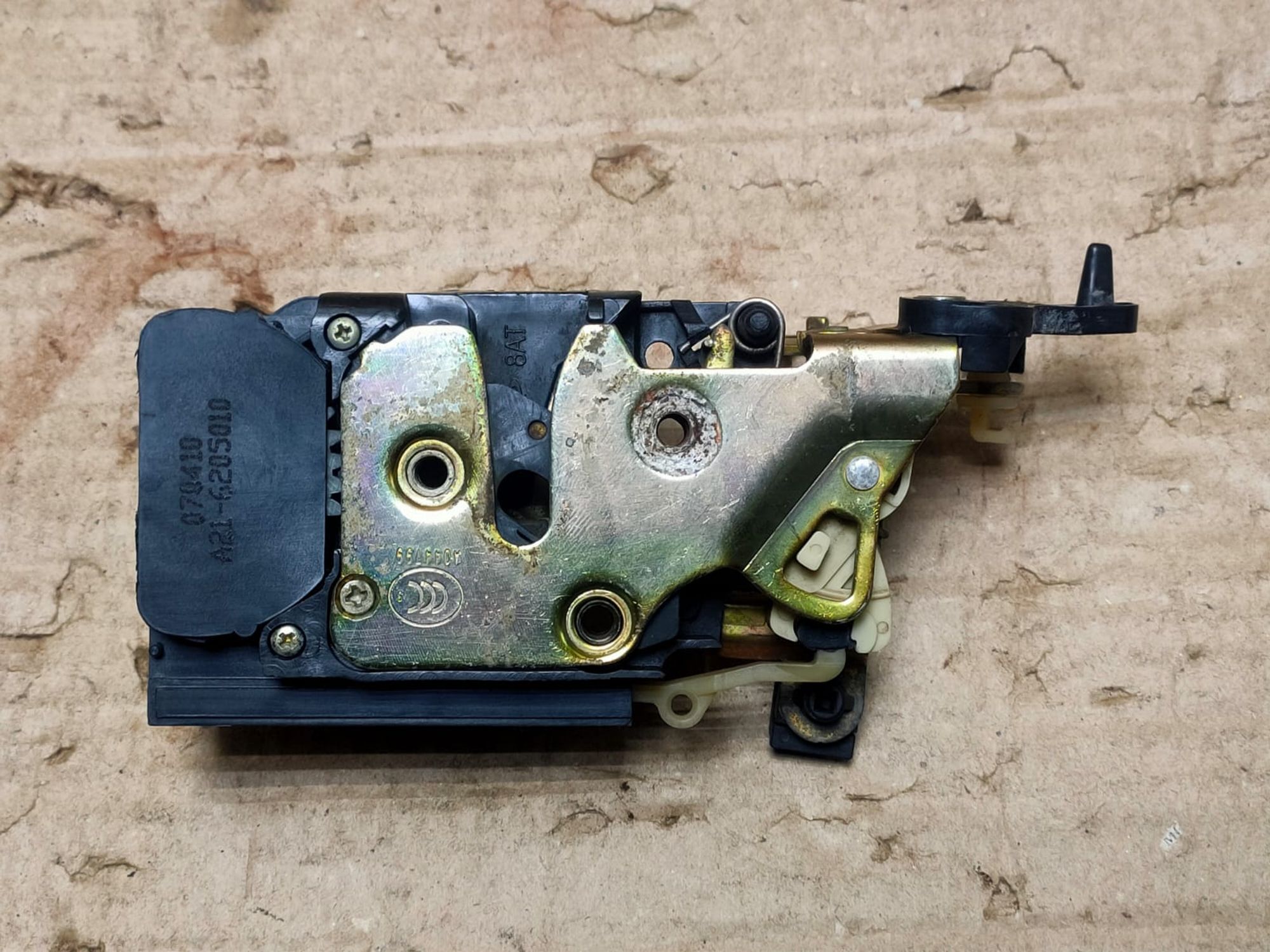 https://gcs.partsauto.market/rn-stockpro.appspot.com/thmbs/userImages/d89d66a30f14dbad161fb7a986aa0fe5/part/b57bac81-bded-4cd3-9d8c-c6045fdf7c57_1749641851991.jpg