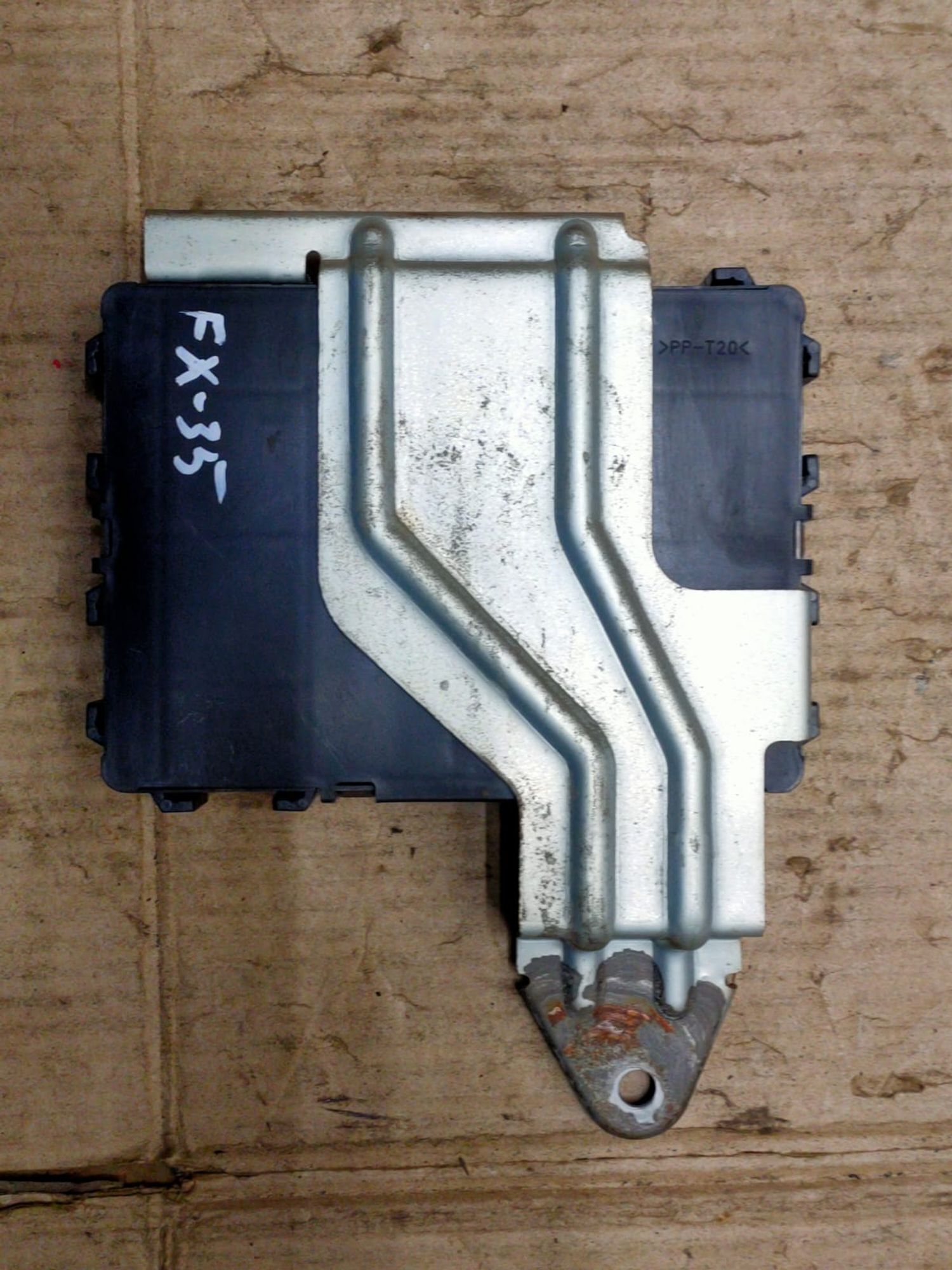 https://gcs.partsauto.market/rn-stockpro.appspot.com/thmbs/userImages/d89d66a30f14dbad161fb7a986aa0fe5/part/b694a1df-a842-480c-bae8-7e0a2b26a4cf_1746451612870.jpg